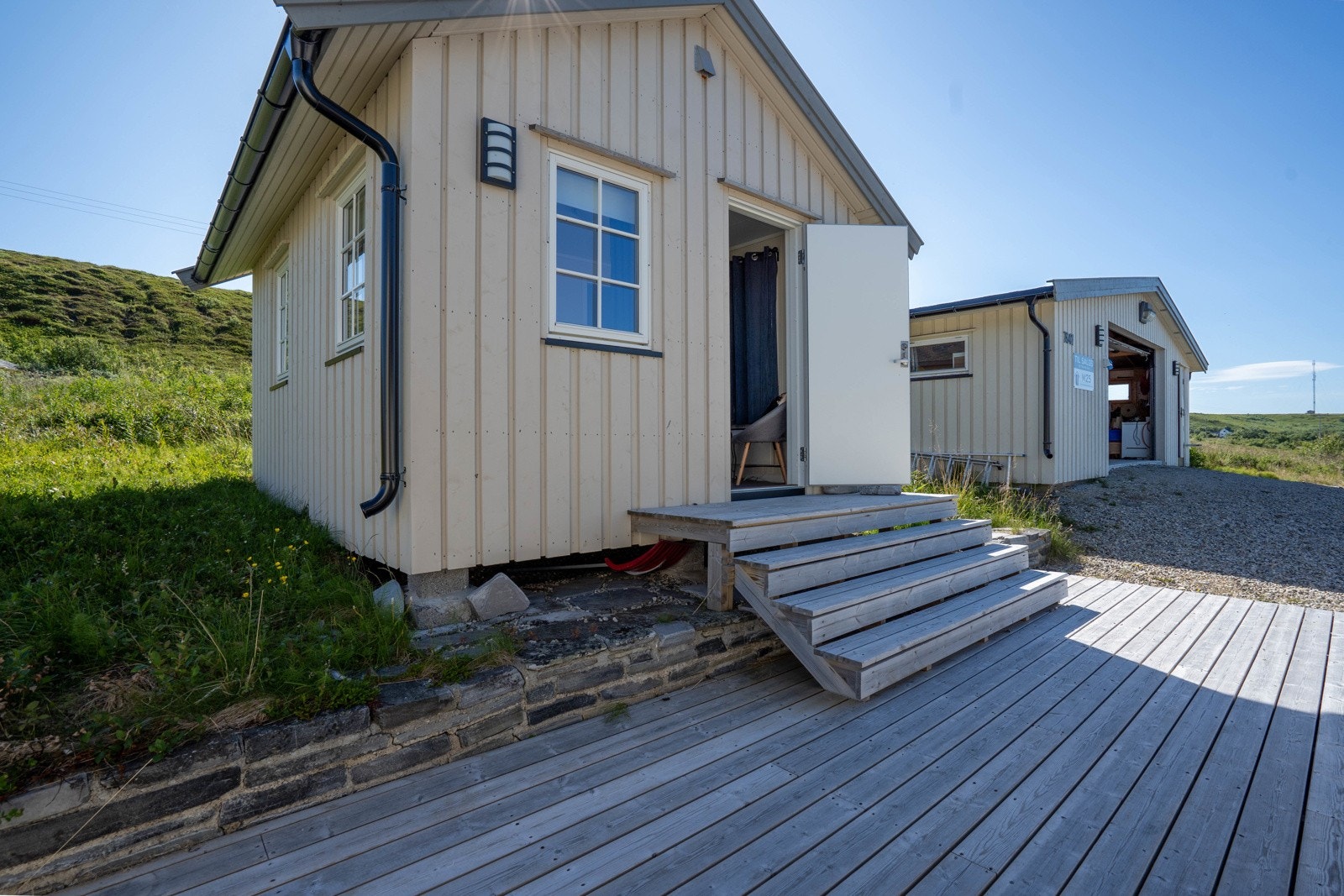 Anneks med to rom som har blitt brukt som sovealkove Galleribilde