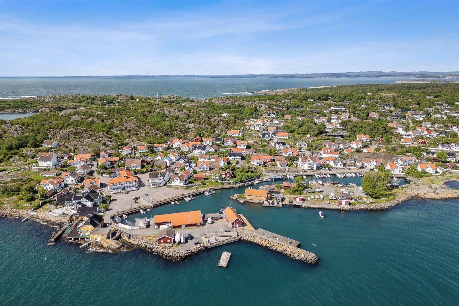 Hyggelig nede ved havna. Her kan du potensielt ha båten din stående Galleribilde