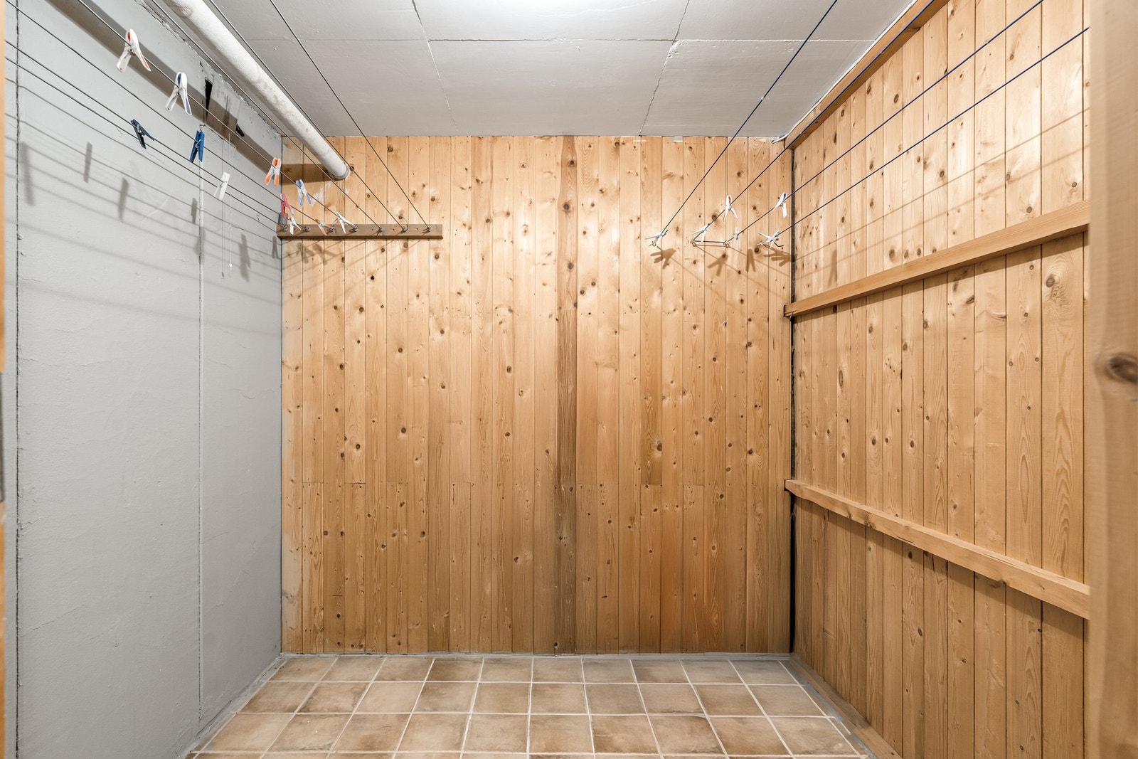 Bod med flislagt gulv på 4 m². Galleribilde