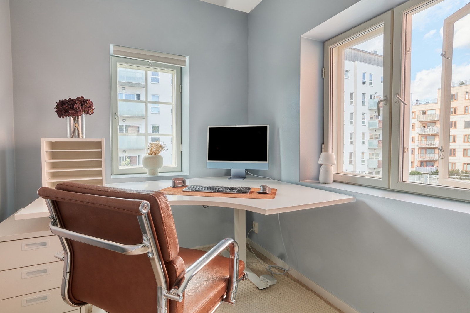 Soverom 2 i øvrige plan er ypperlig som gjesterom, barnerom eller kontor. Galleribilde