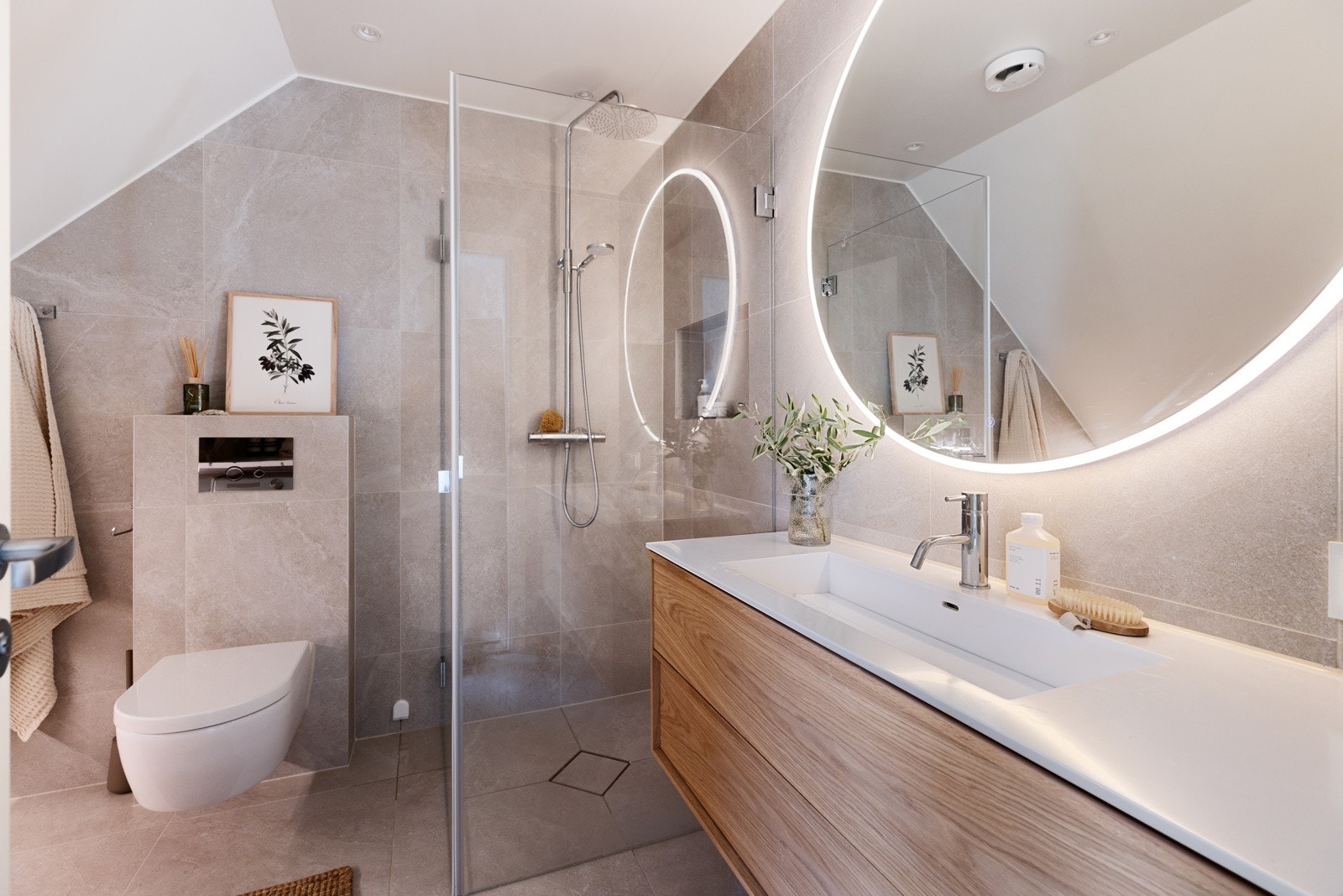 Meget lekkert bad som er nyoppusset i 2025. Galleribilde