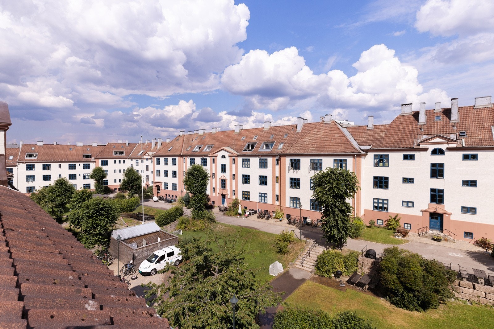 Flytt inn i en svært flott, klassisk bygård. Galleribilde