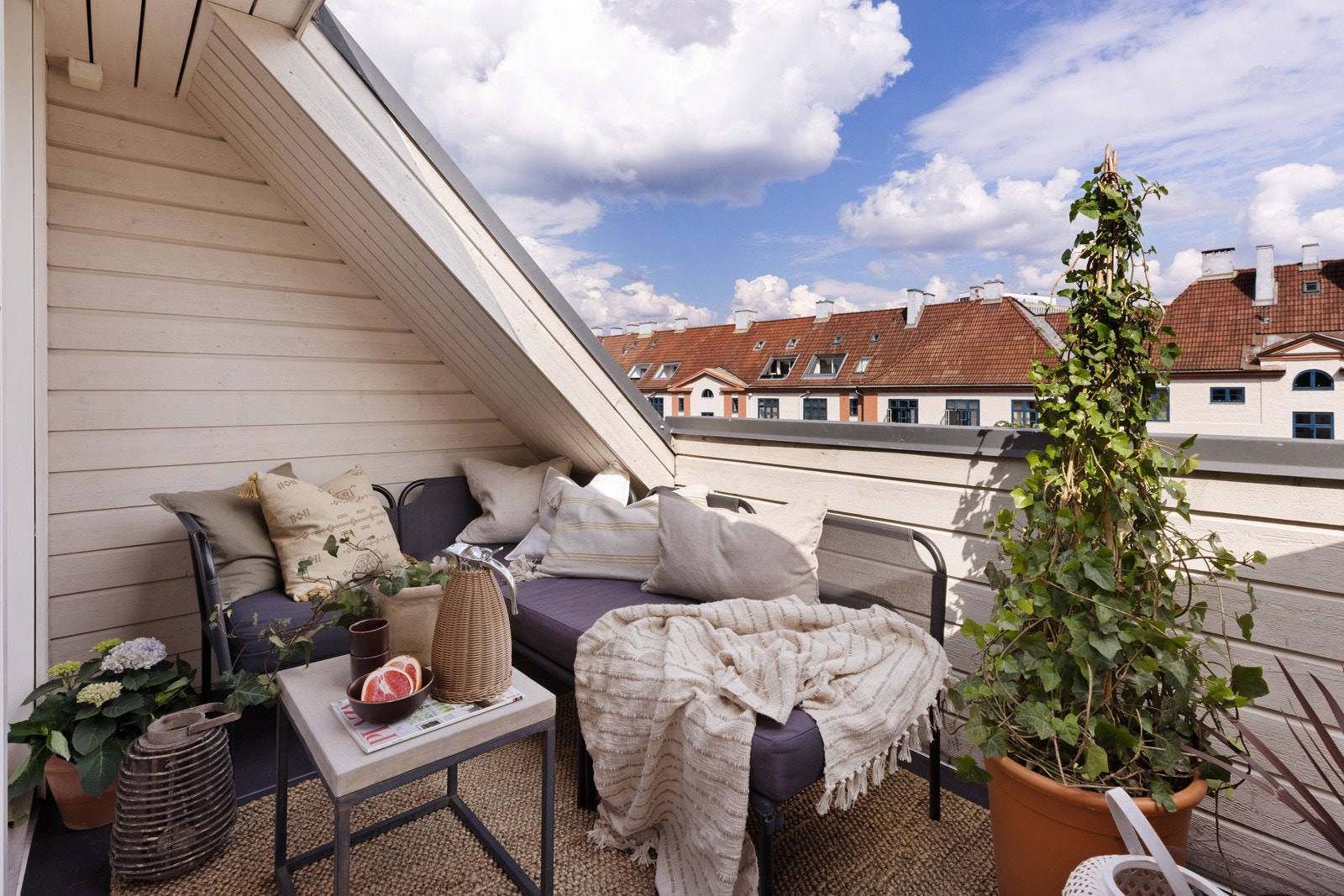 Nyt solrike dager og innred med utemøblement! Galleribilde