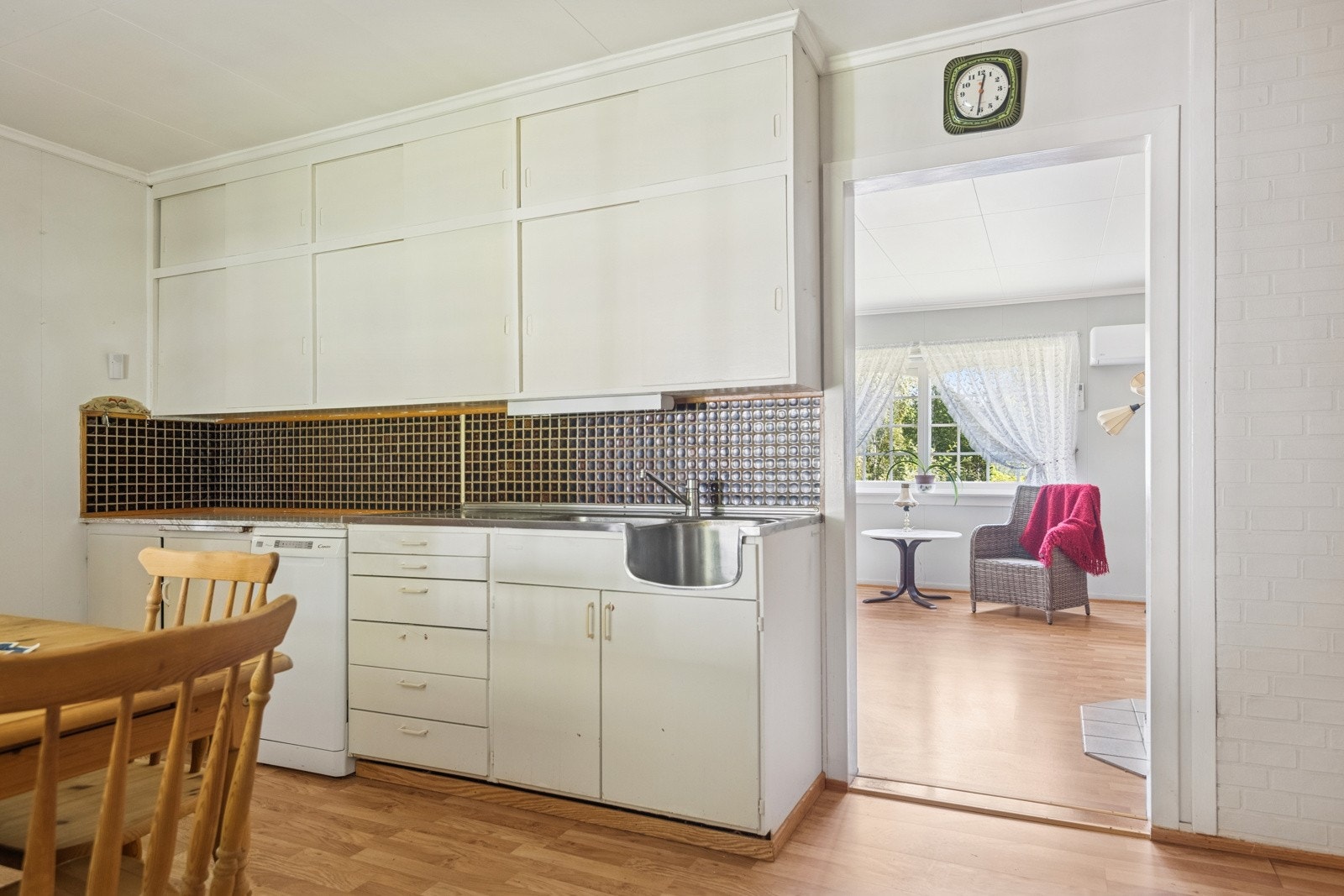 Utenfor kjøkkenet går du videre til den andre stuen. Galleribilde