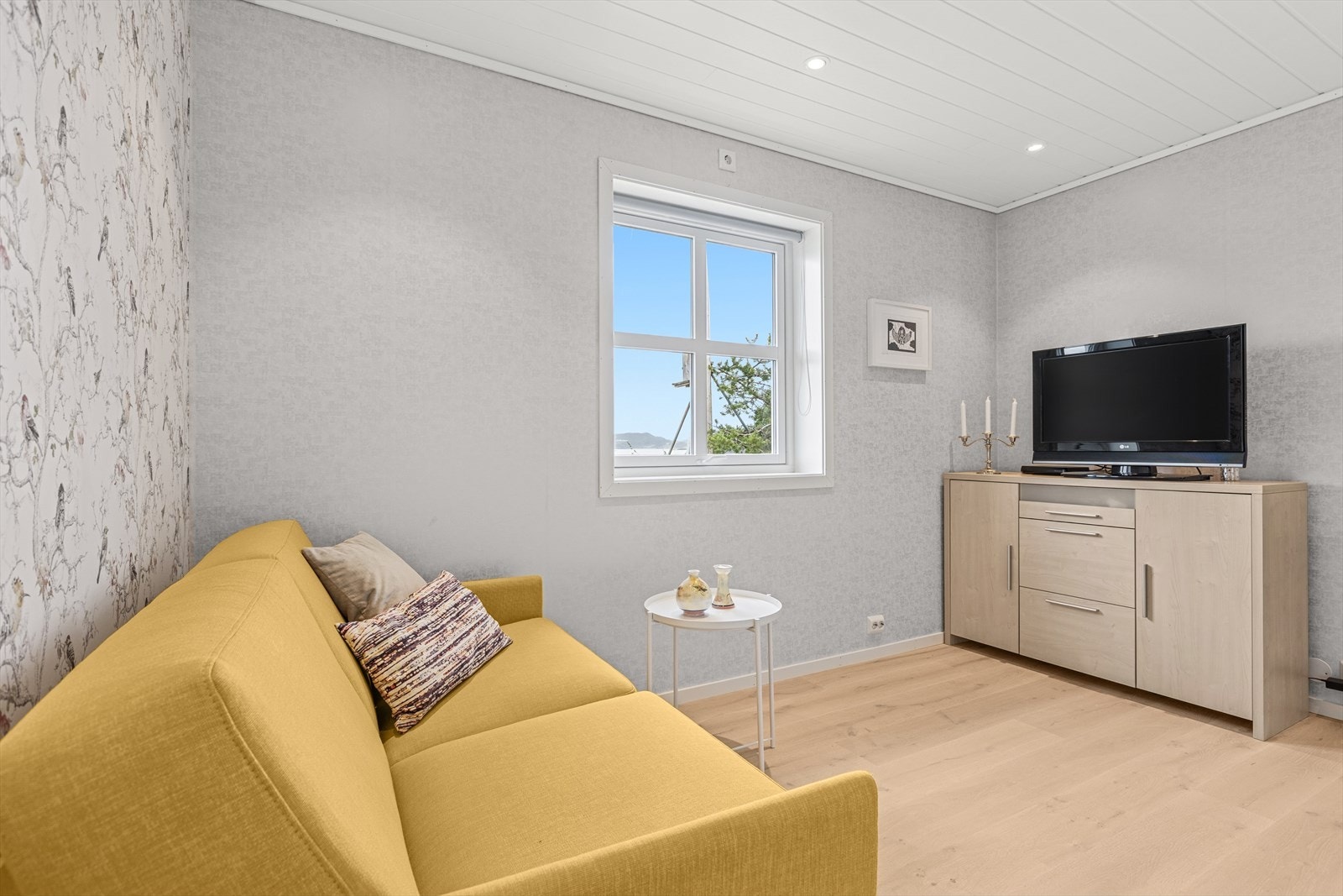 Det siste soverommet er på ca. 10 m² og er benyttet som TV-stue. Galleribilde