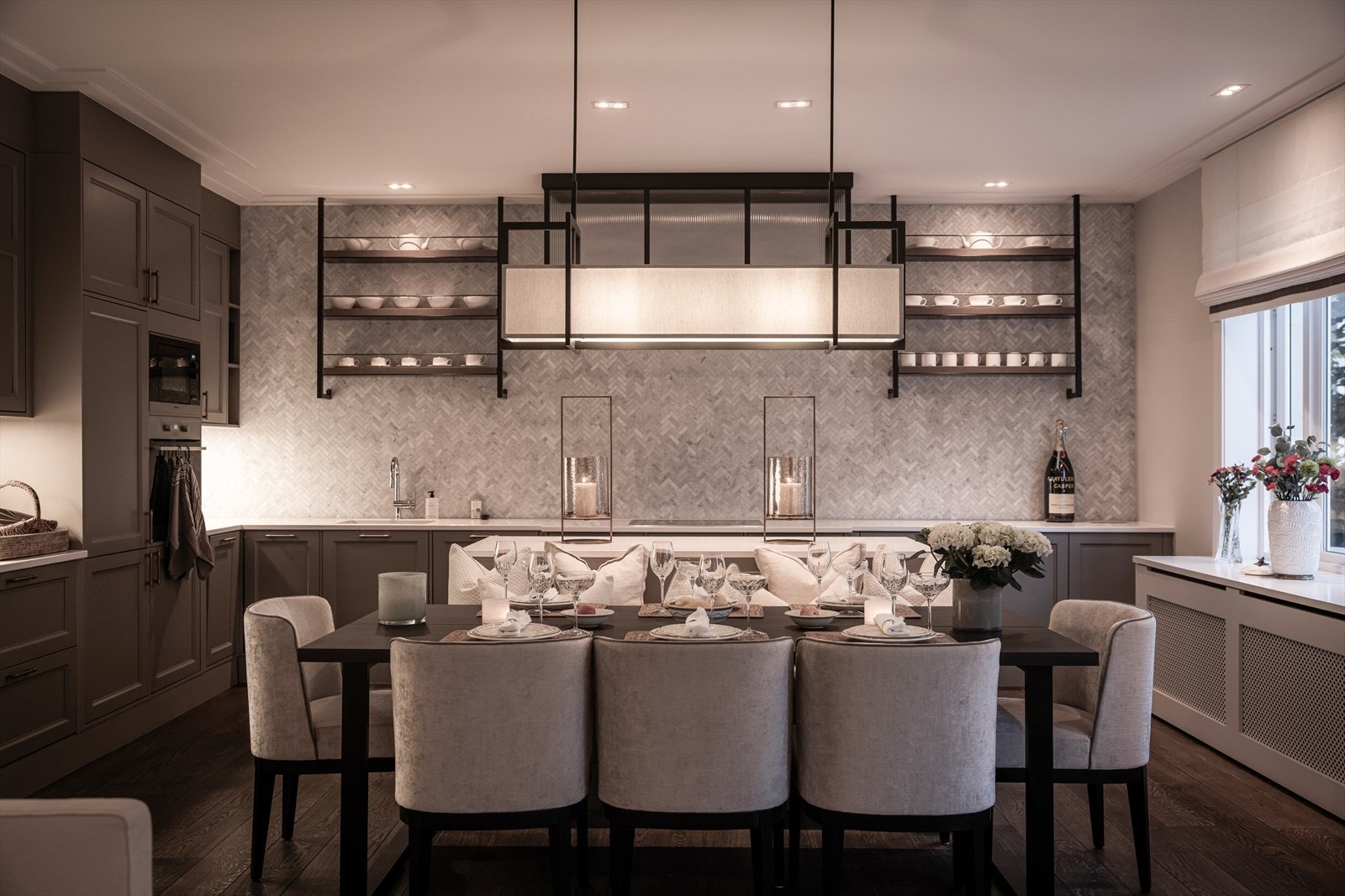 En svært gjennomført Frognerleilighet med høy standard og ettertraktet beliggenhet! Galleribilde