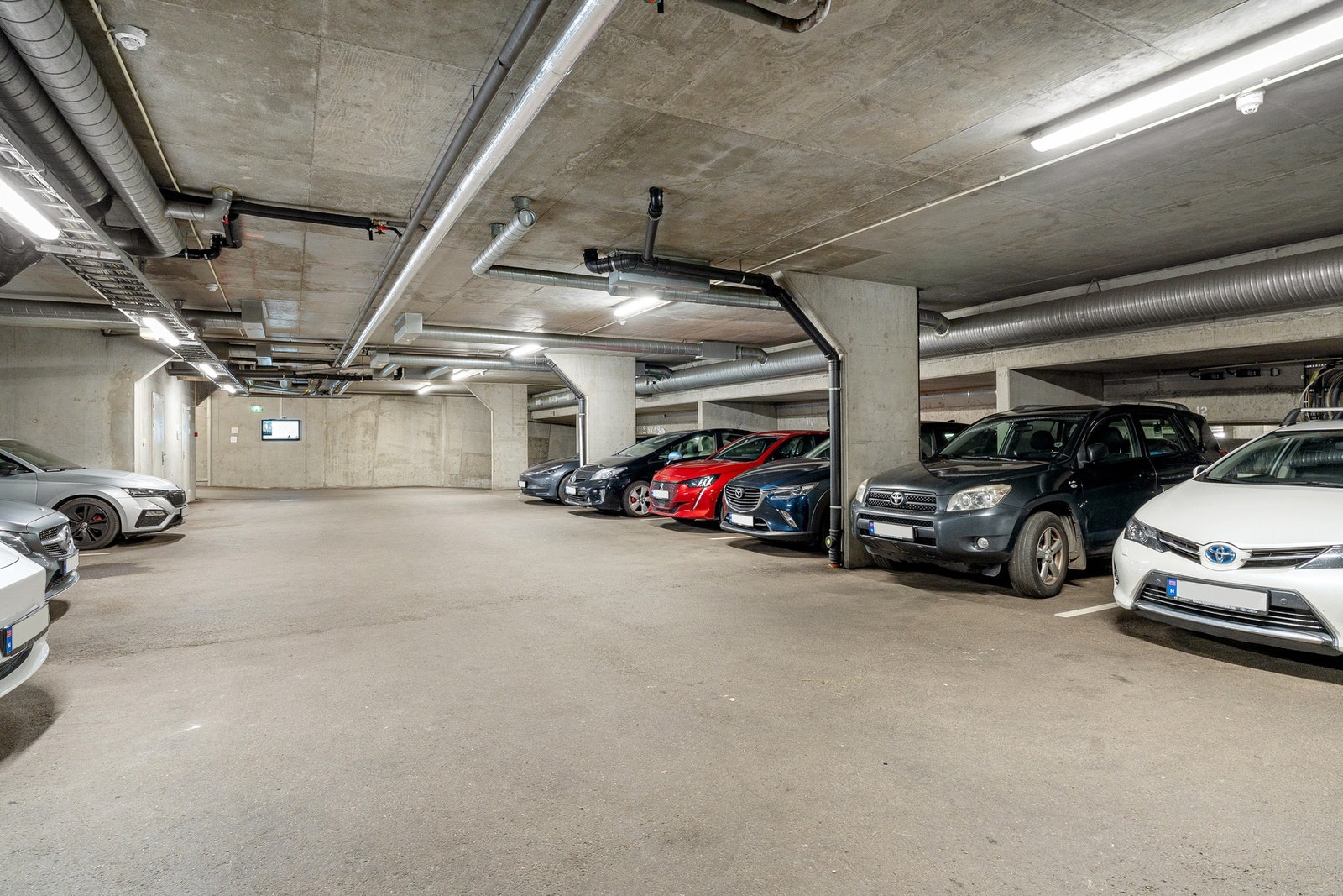 Felles garasjeanlegg. Galleribilde