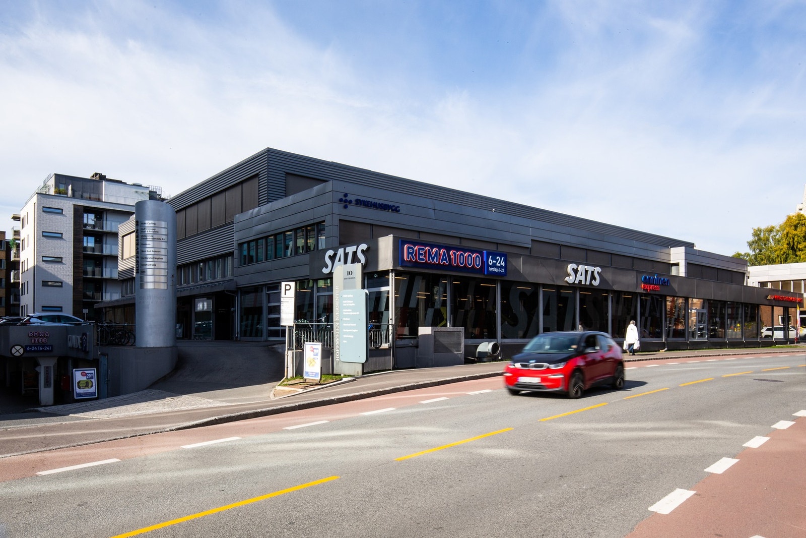 Nærområdet - På Hoff finner du blant annet Sats og Rema 1000. Galleribilde