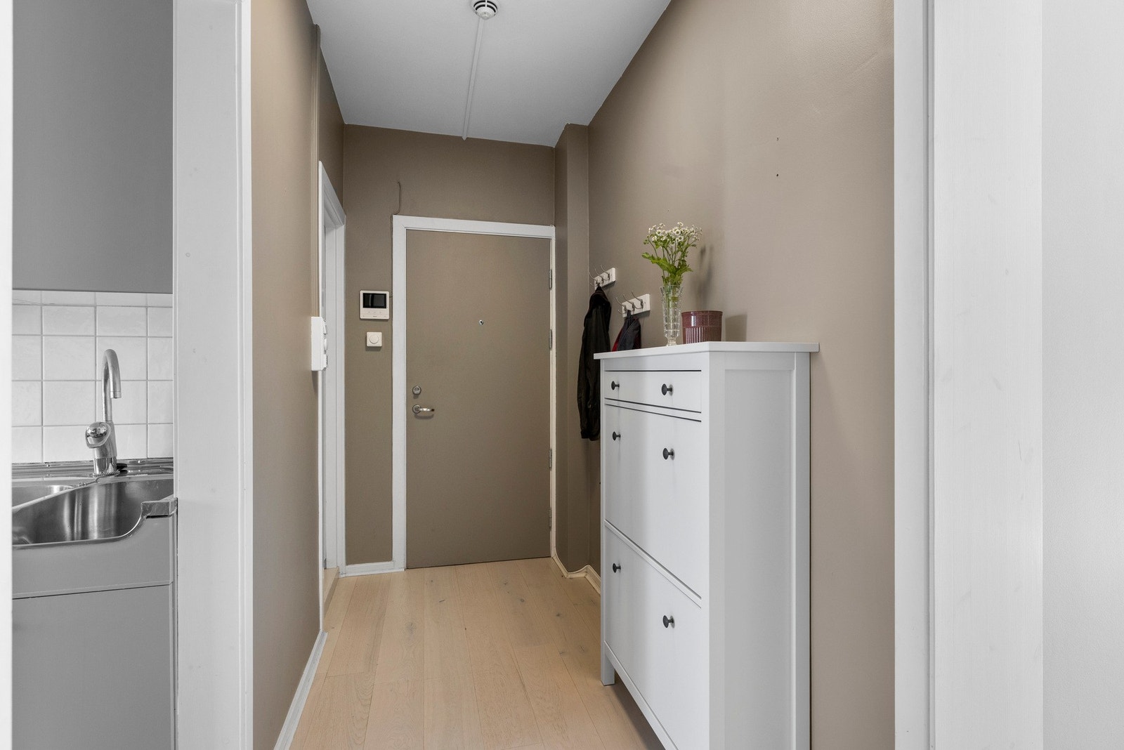 Fra entré mot kjøkken Galleribilde