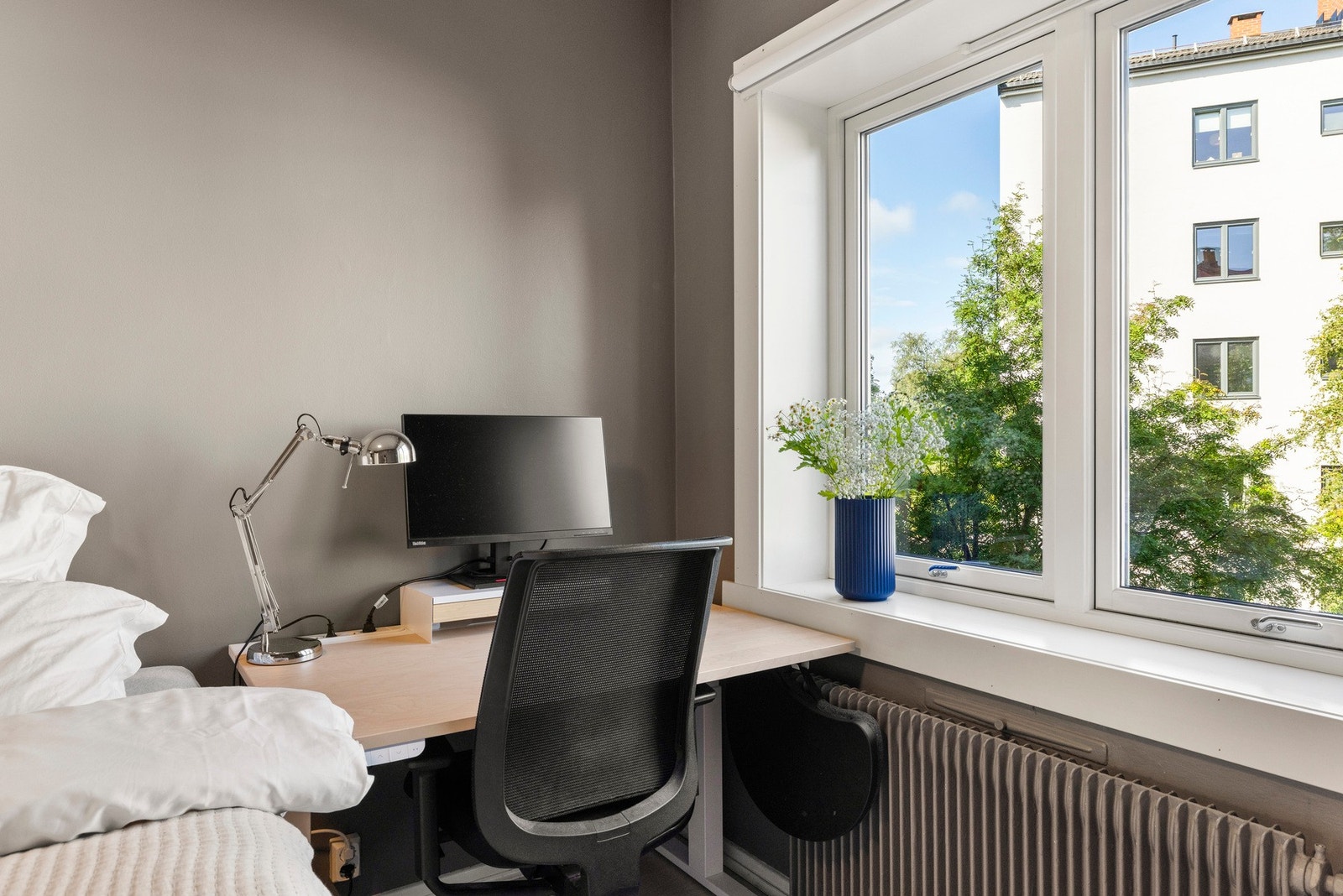 Hjemmekontor på soverommet eller ekstra skap/kommode ? Galleribilde