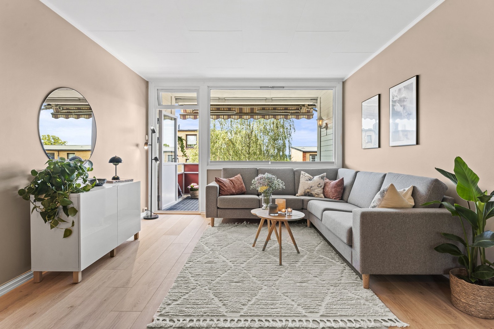 Velkommen til Olav Nygards veg 34 - presentert av Jimmy Phan v/ PrivatMegleren Østensjø. Galleribilde