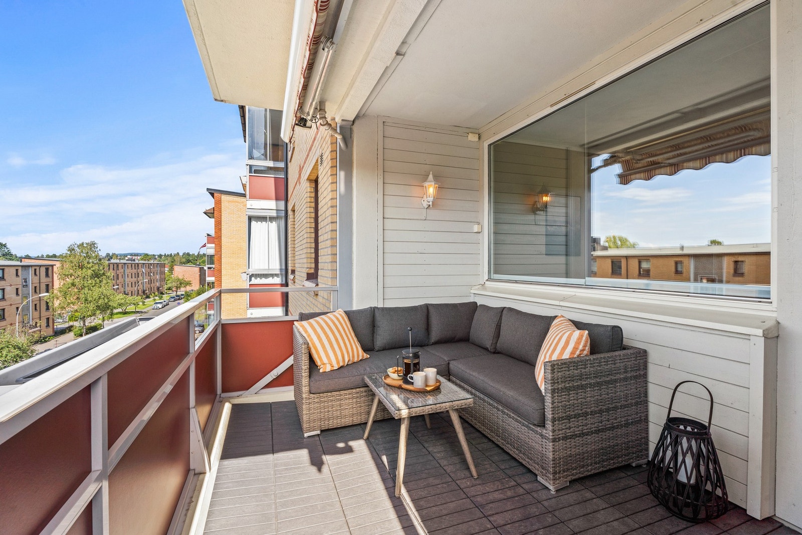 Balkongen er på ca. 8 m² med gode møbleringsmuligheter. Galleribilde