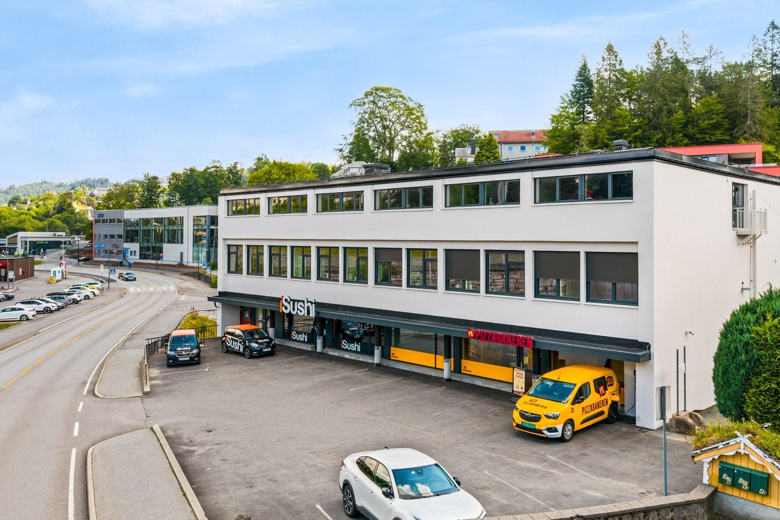 I underetasjen finner du både Pizzabakeren og iSushi. Galleribilde