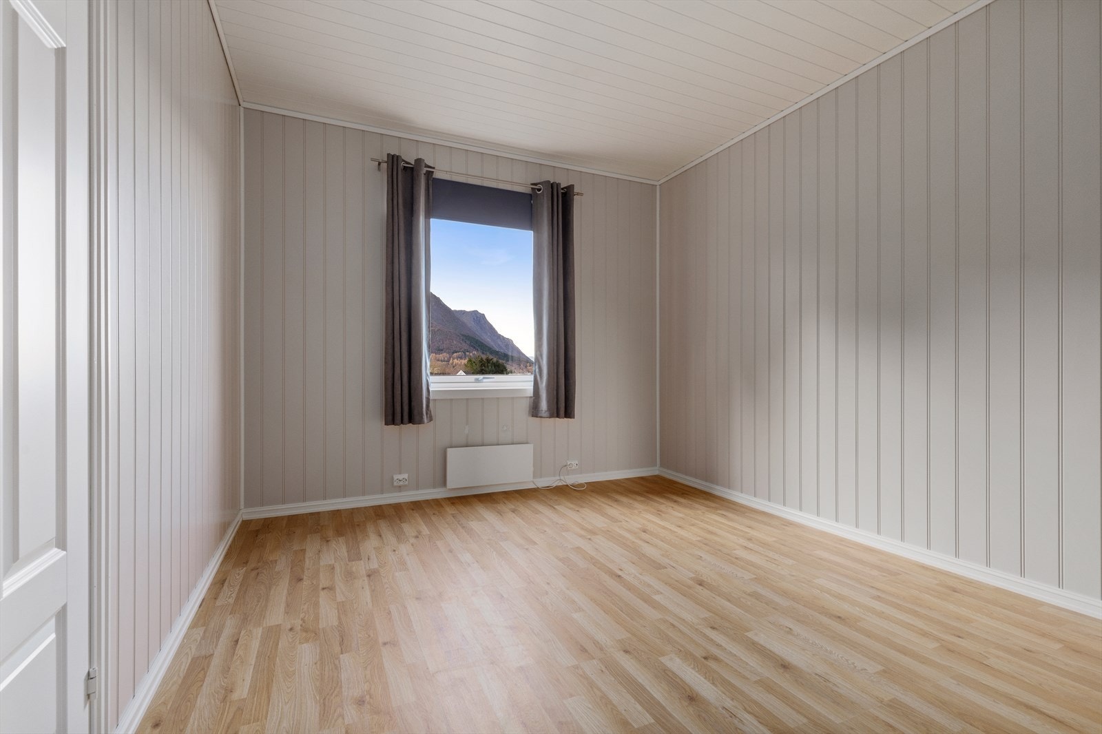 Romslige soverom i denne etasjen Galleribilde