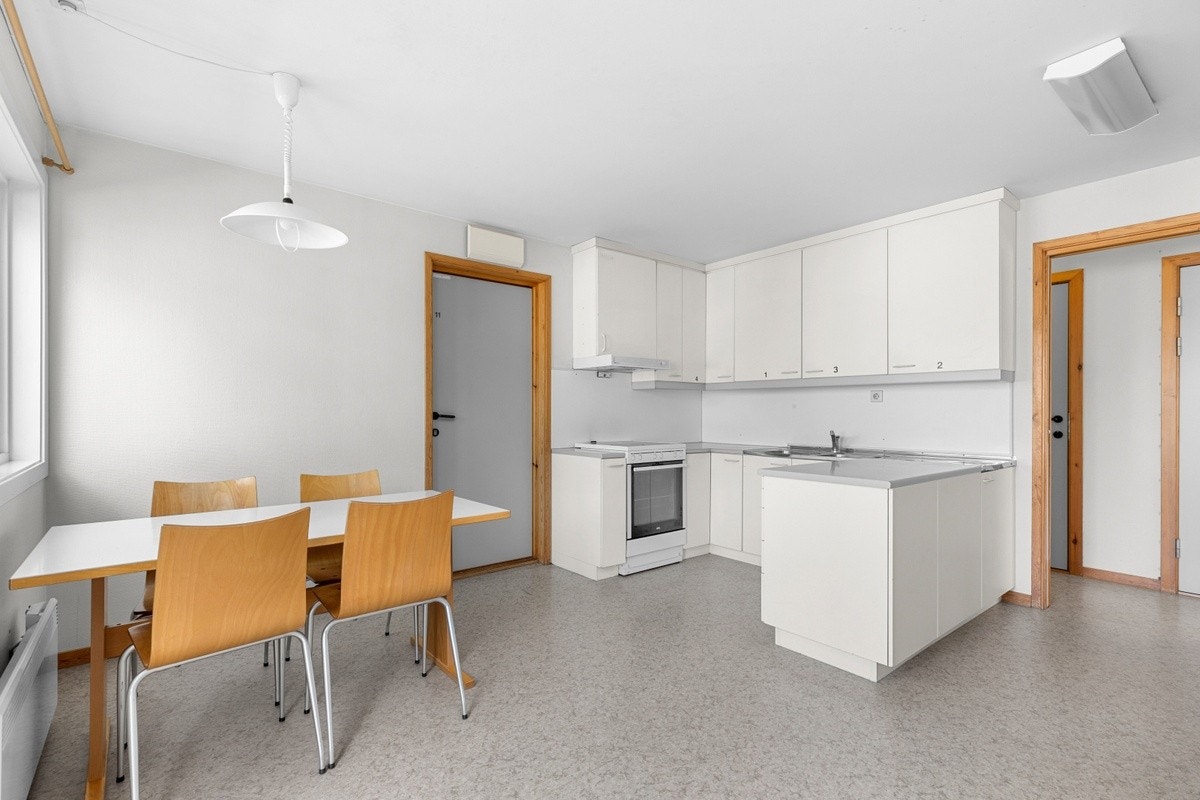 Kjøkken og spiseplass felles Galleribilde