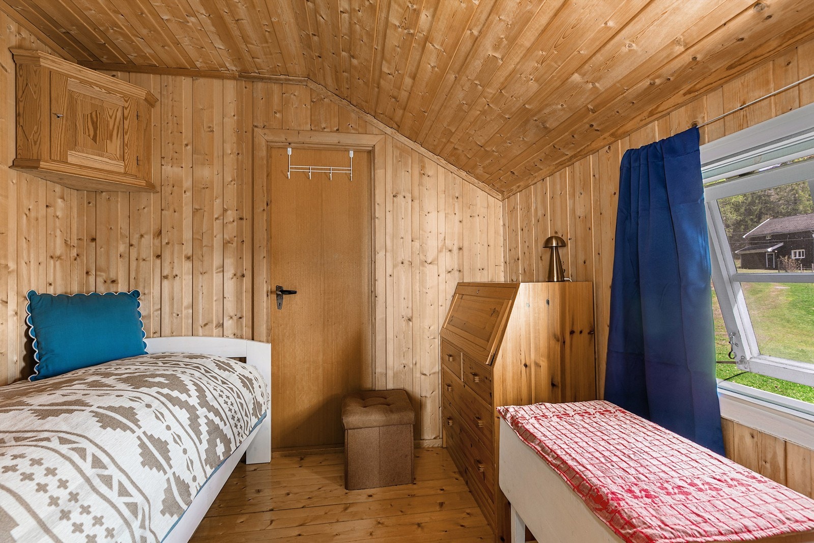 I bygget er det 3 soverom, de ligger alle på samme plan. Galleribilde