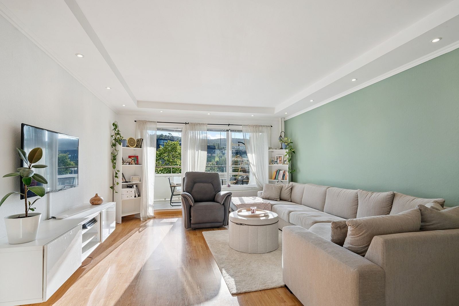 NBBO Eiendomsmegling v/Tomas Urbanik ønsker velkommen til visning i Lauritz Hervigs vei 37D! Galleribilde