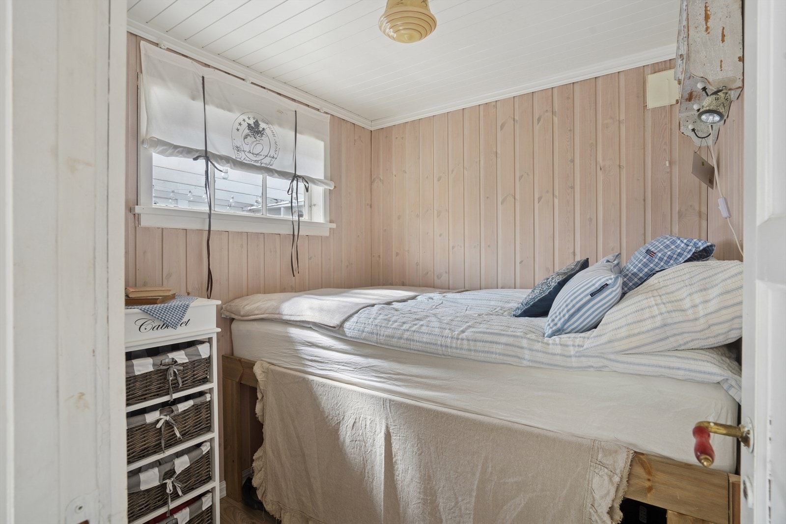 Soverom med plass til seng og annet møblement. Se pkt. ferdigattest i salgsoppgaven. Galleribilde