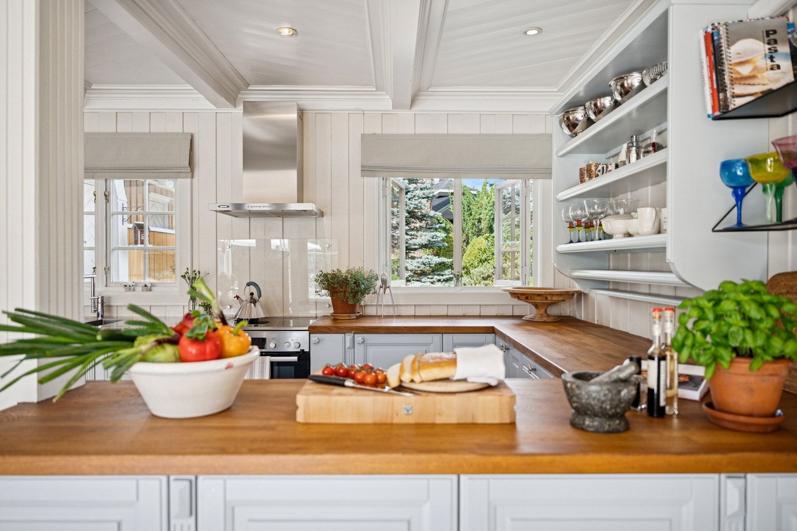 Detaljer fra kjøkkenet. Galleribilde