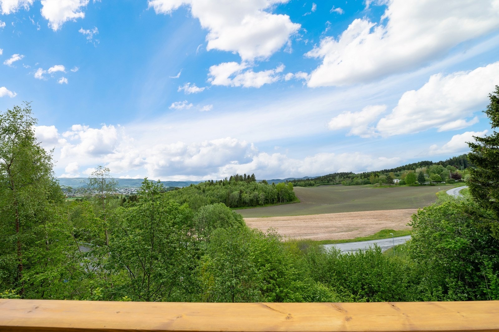Utsikt fra stue og veranda Galleribilde