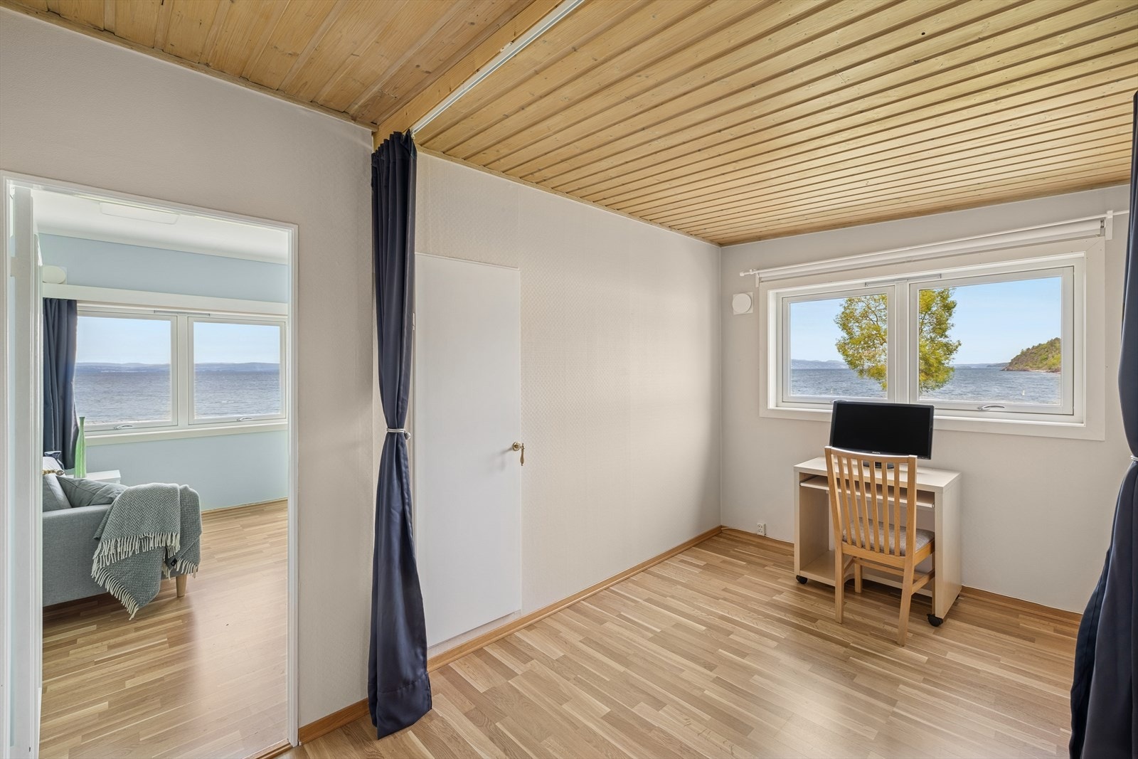 I gangen mellom de to soverommene har det opprinnelig vært et soverom. Dette rommet kan enkelt tilbakeføres ved behov. Galleribilde