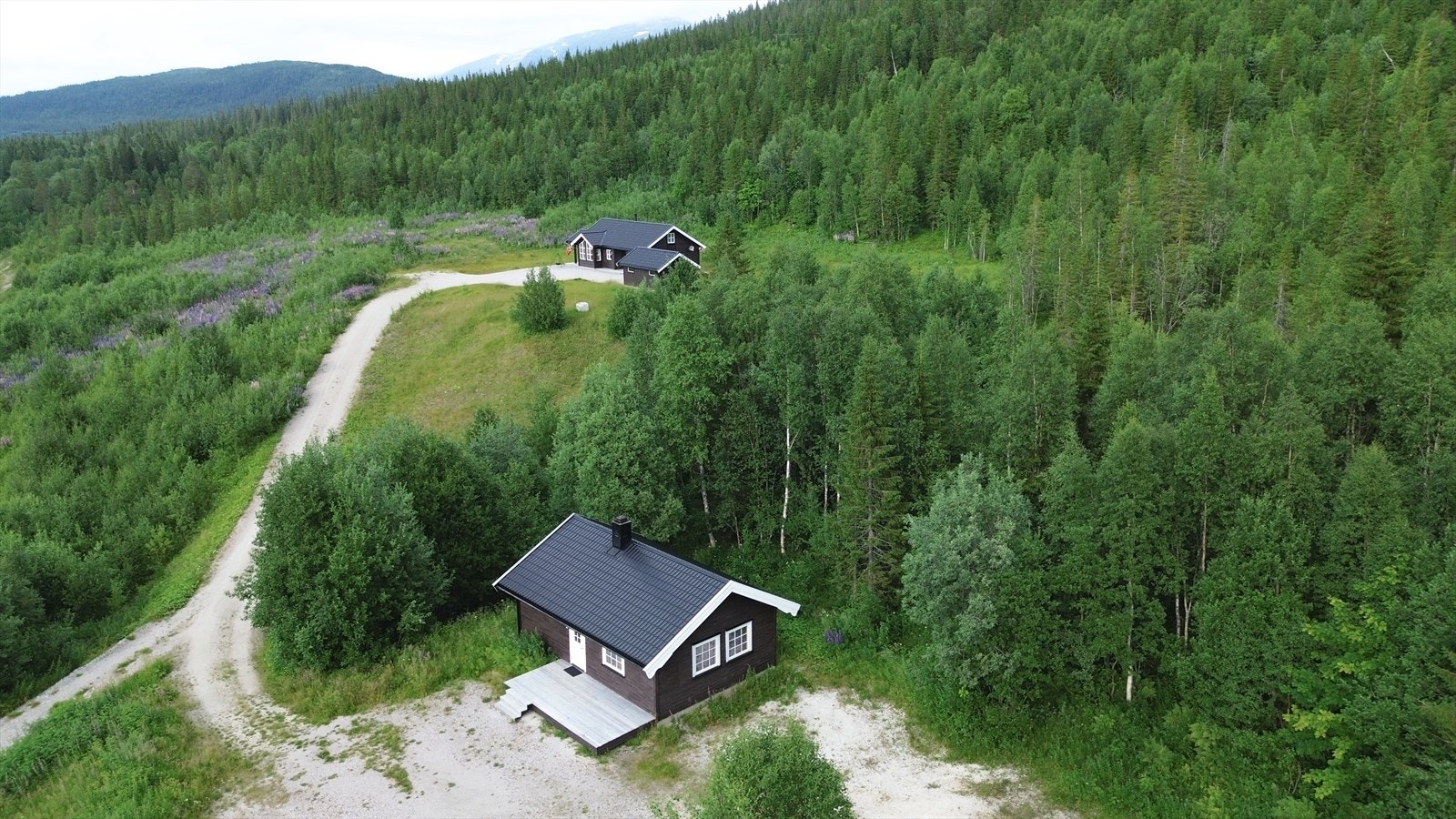 Selger eier begge disse hyttene, er mulighet å kjøpe begge Galleribilde
