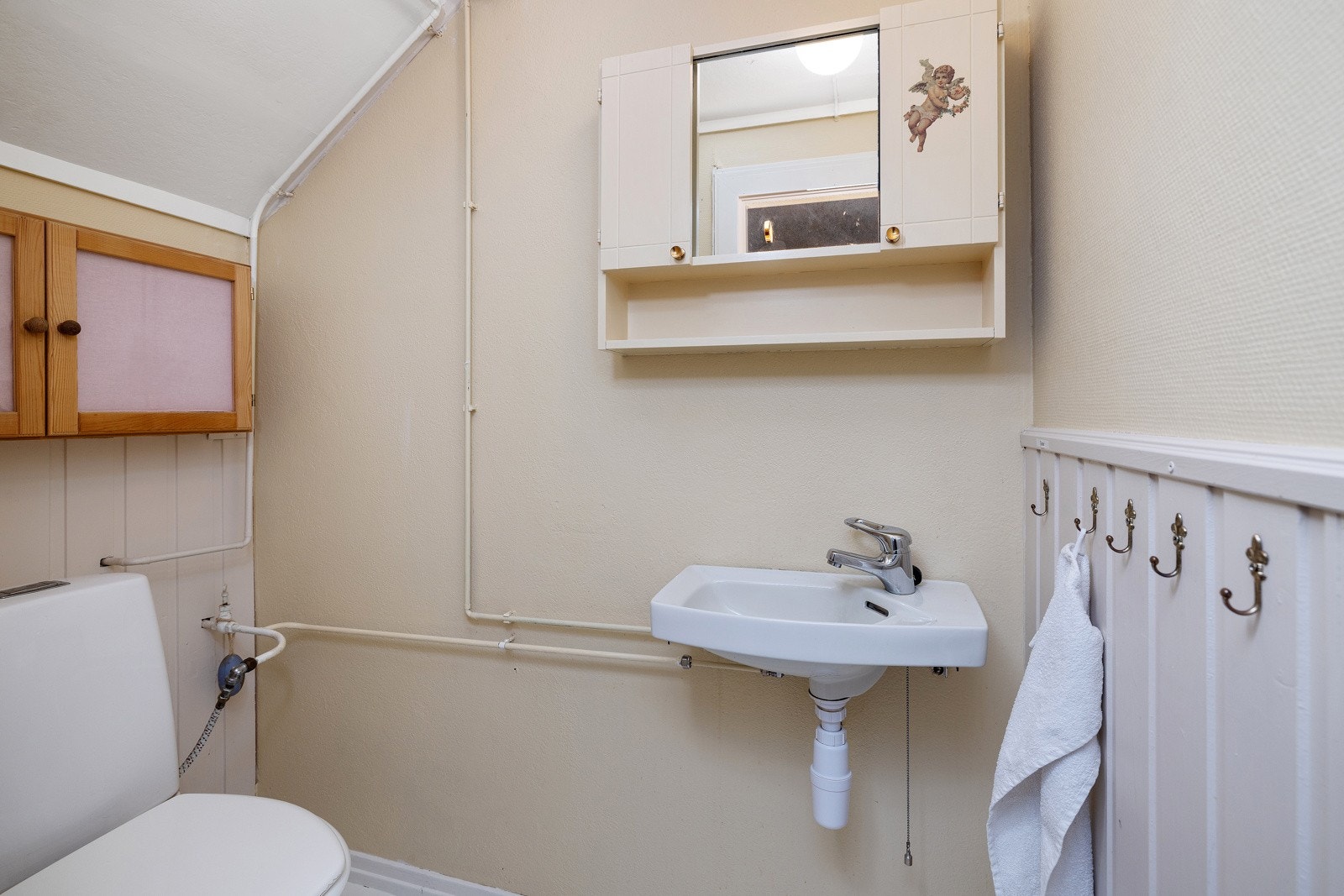 Toalettrom ifb. inngangsparti. Galleribilde