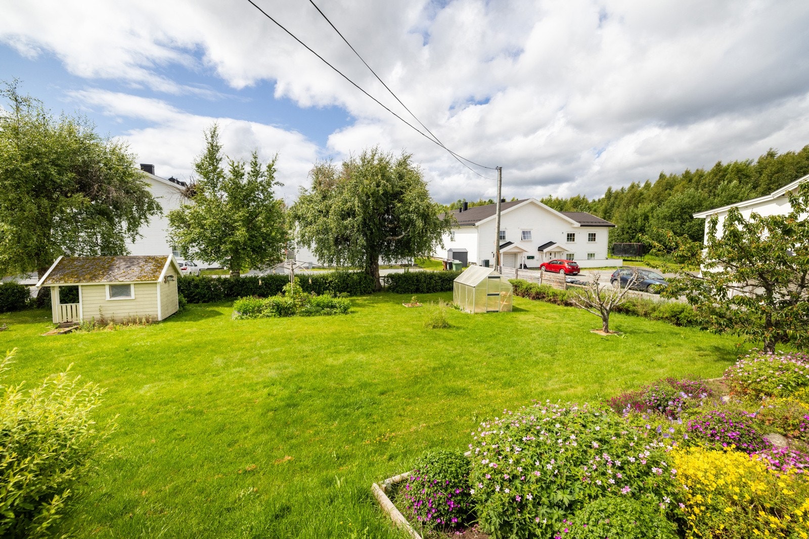 Flere uteplasser gir gode solforhold og bruksområder hele dagen. Galleribilde