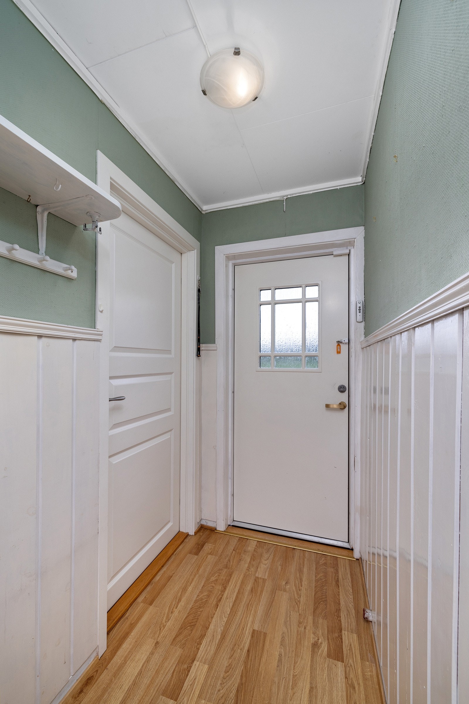 Adkomst til terrassen på baksiden av huset. Galleribilde