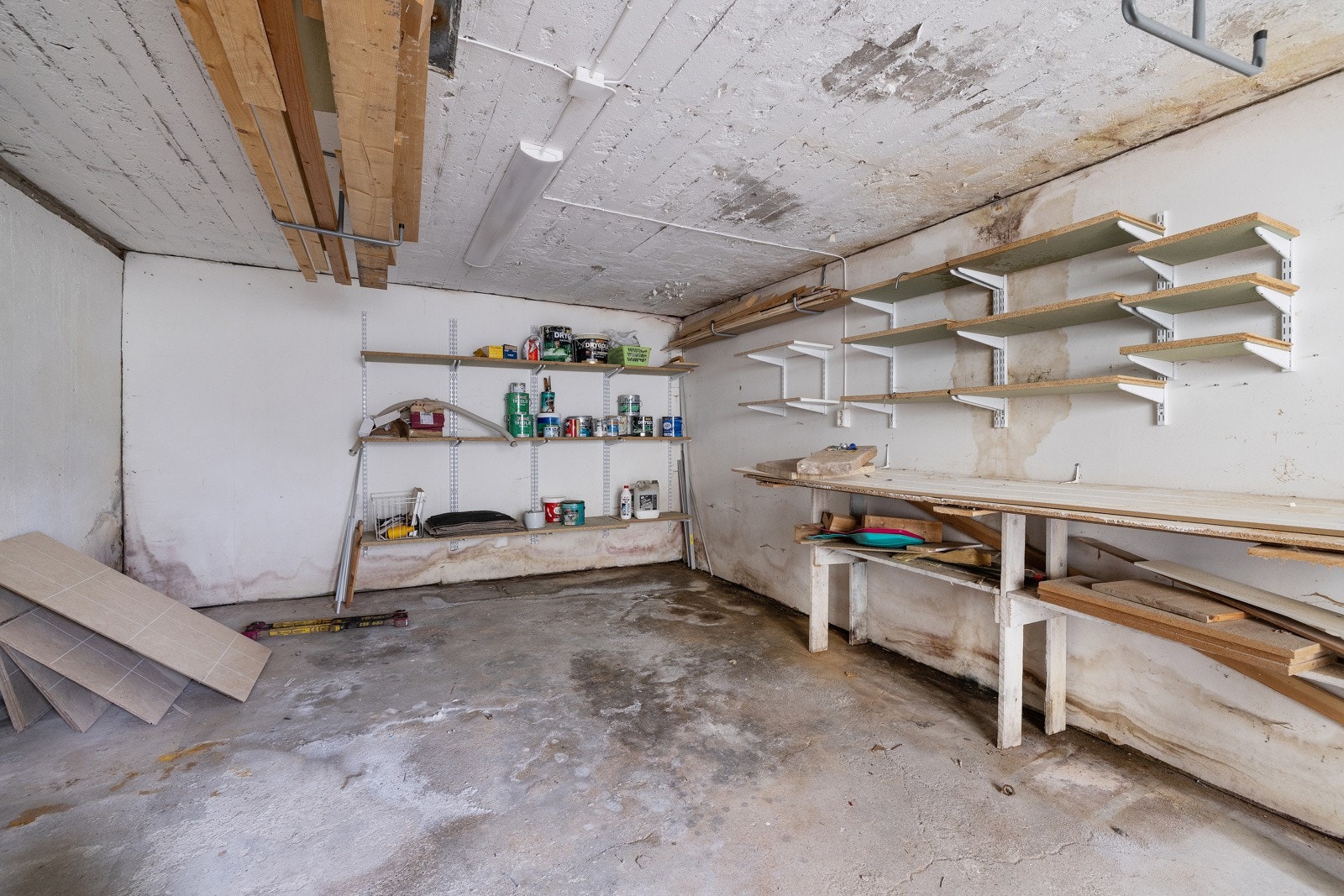 Redskapsbod i den tidligere garasjen. Galleribilde