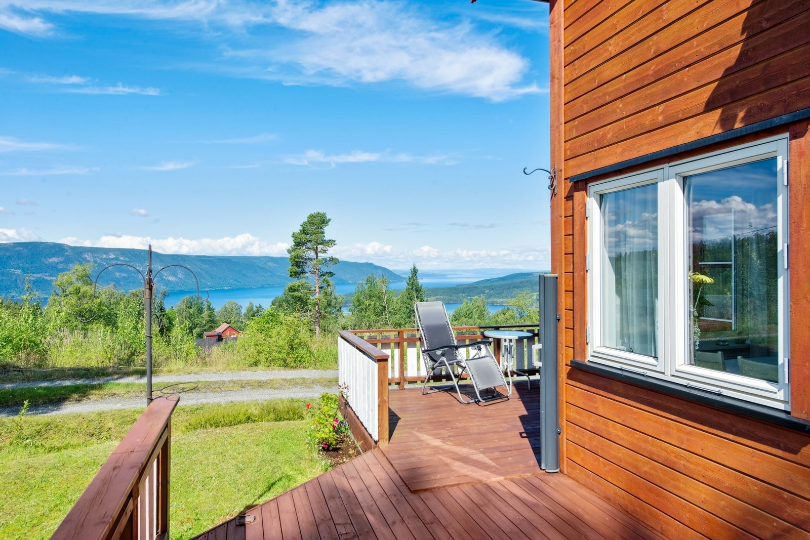 Nydelig utsikt og godt skjermet for innsyn. Galleribilde