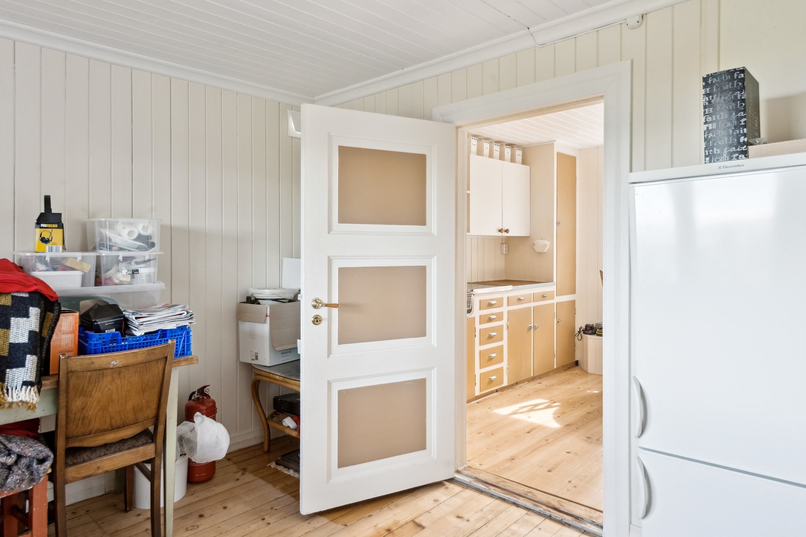 Adkomst til soverom i 1. etasje, både fra kjøkken og fra stue. Galleribilde