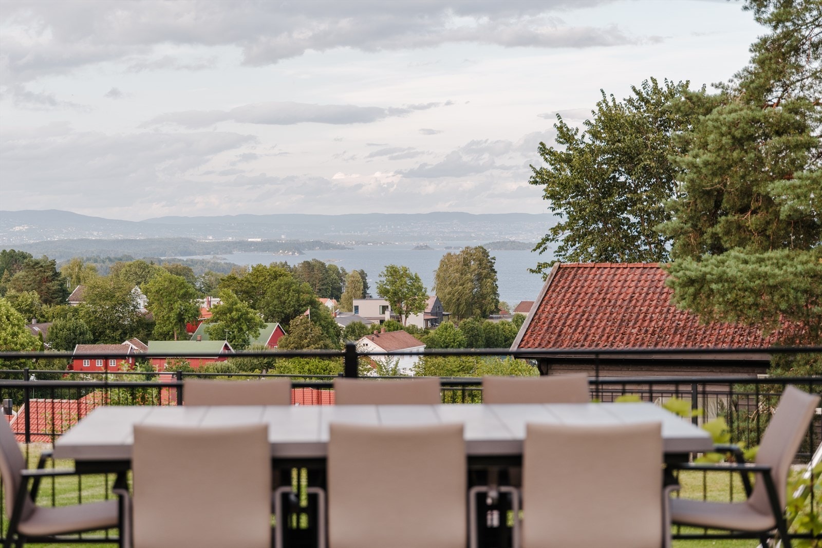 Her får du en fantastisk utsikt over fjorden og innover mot Oslo. Galleribilde