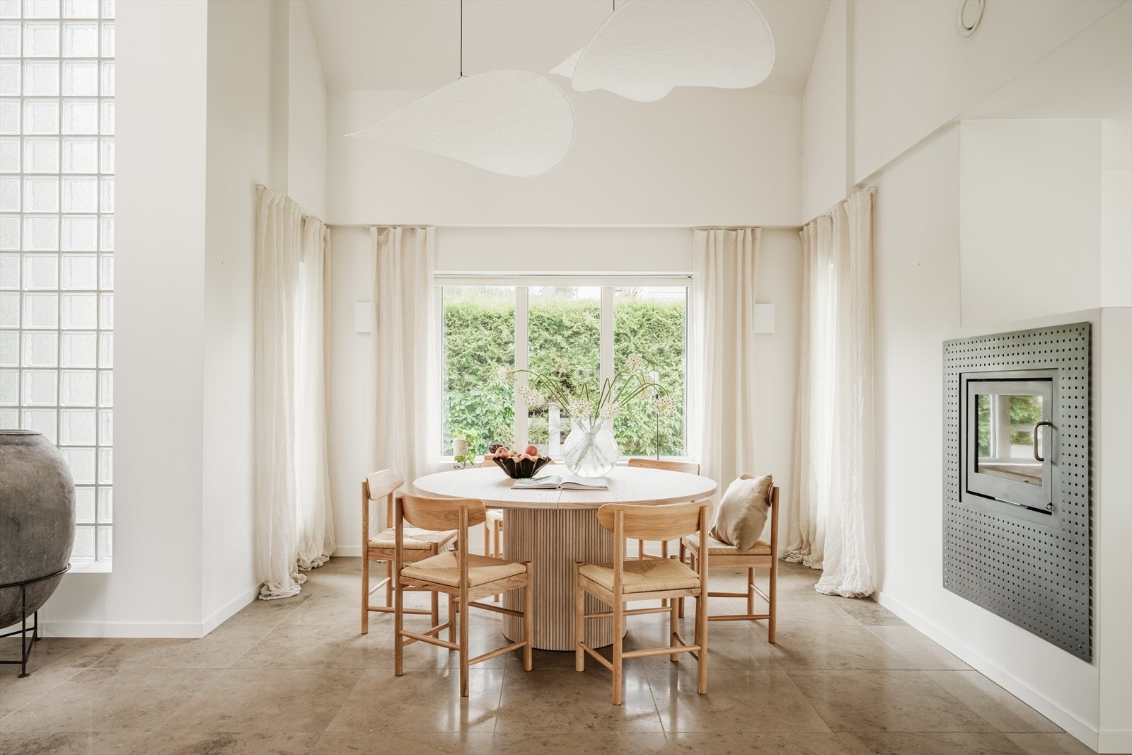 Herfra er det utgang til en flott uteplass. Galleribilde