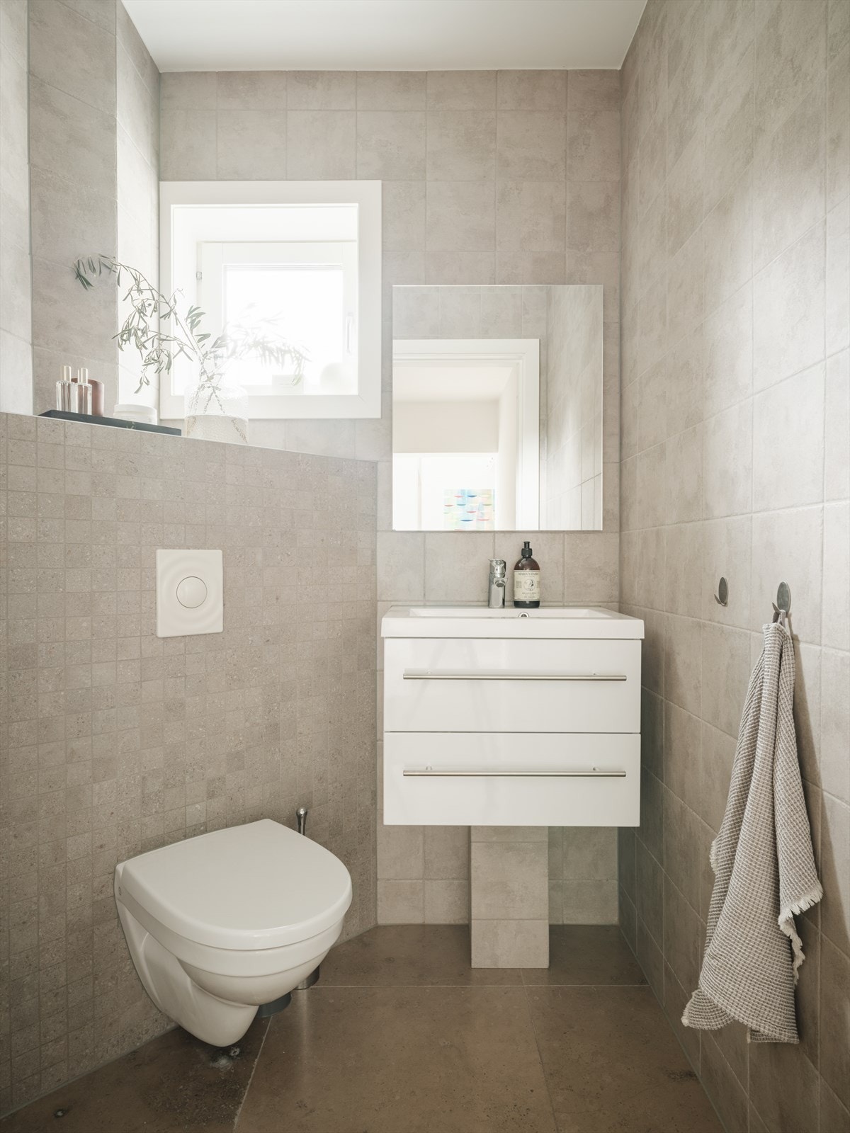 Boligen har fire baderom og ett toalettrom. Galleribilde