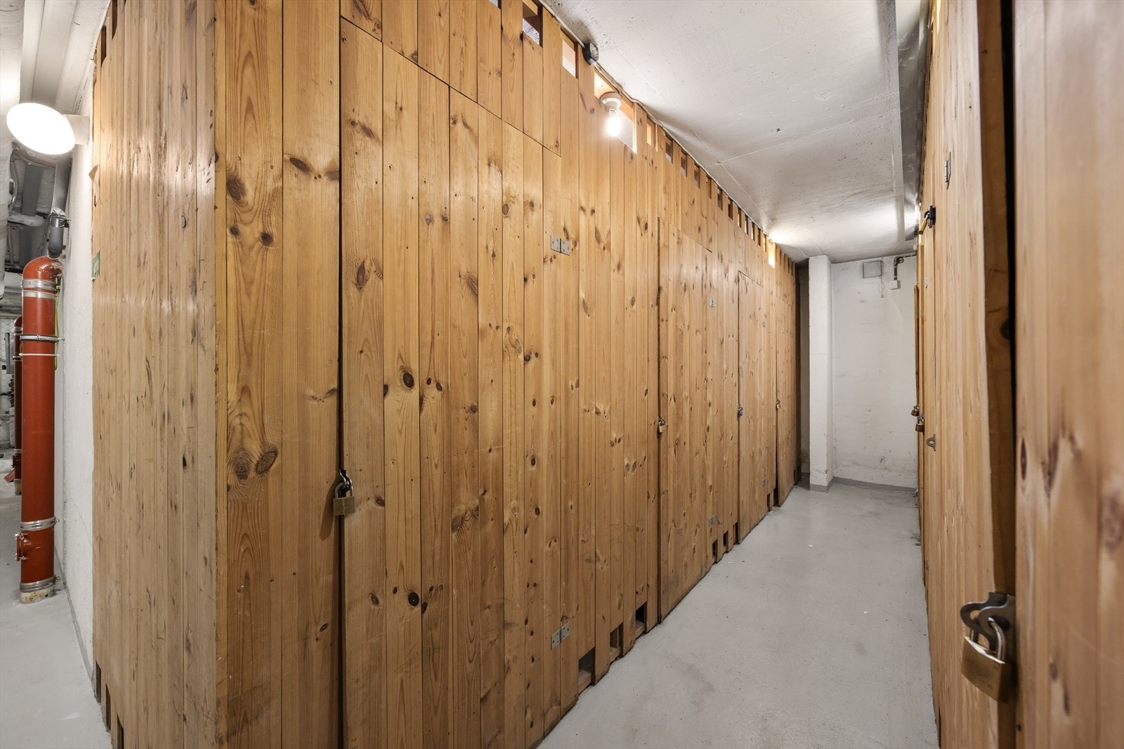 Det disponeres to kjellerboder på 2 m² hver Galleribilde