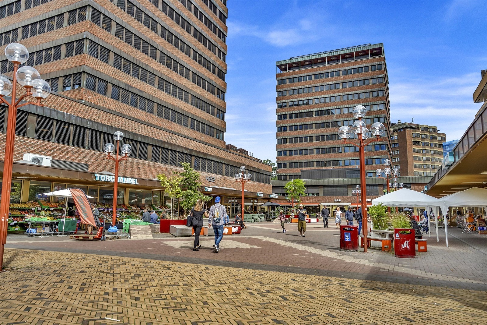 Kort avstand til Tøyen torg som har et godt utvalg av restauranter og servicetilbud. Galleribilde