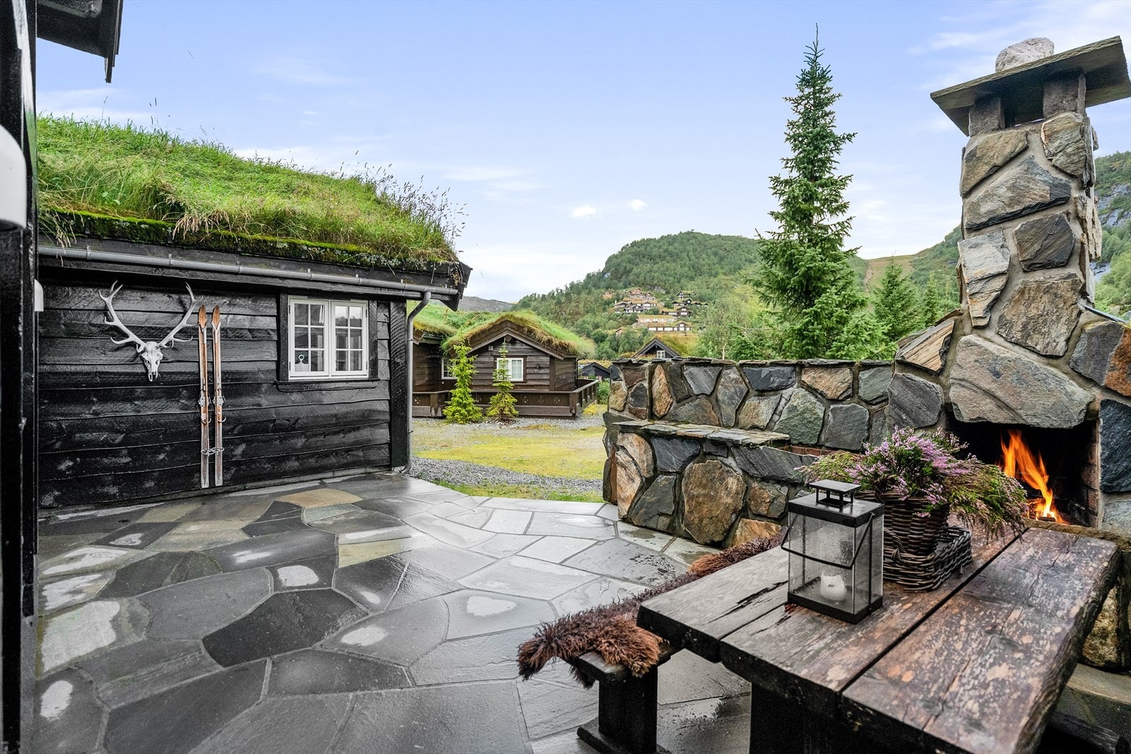 Ettertraktet og etablert hyttefelt like ved Ålsheia. Sentralt på Sinnes med nærhet til Fjellstuen og utstrakt løypenett. Galleribilde