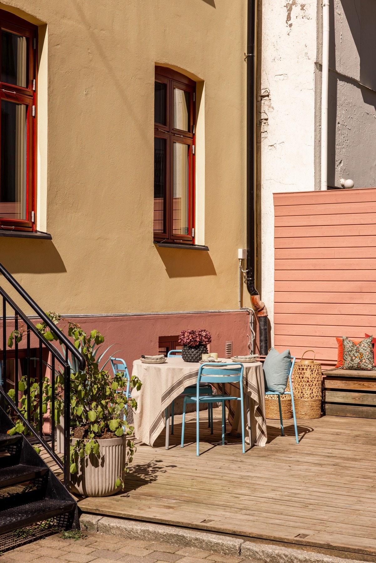 Fin uteplass utenfor boligen. Galleribilde