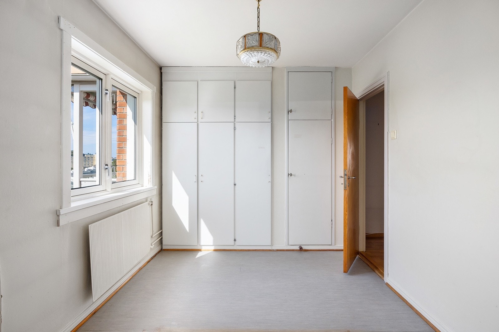 Boligen har to soverom av god størrelse, begge med plassbygd garderobeskap. Galleribilde