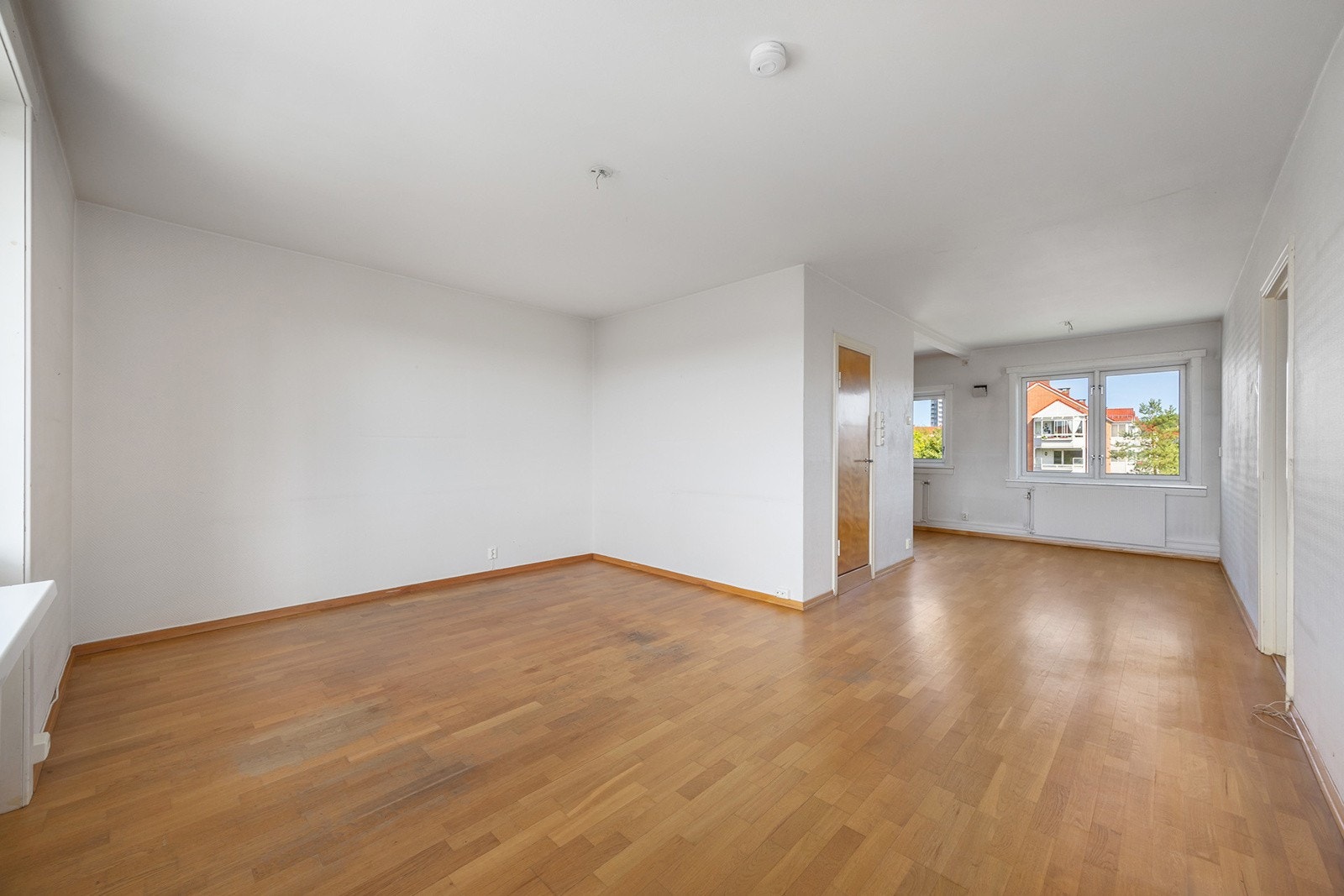 Lys og gjennomgående med gode lys og solforhold. Galleribilde