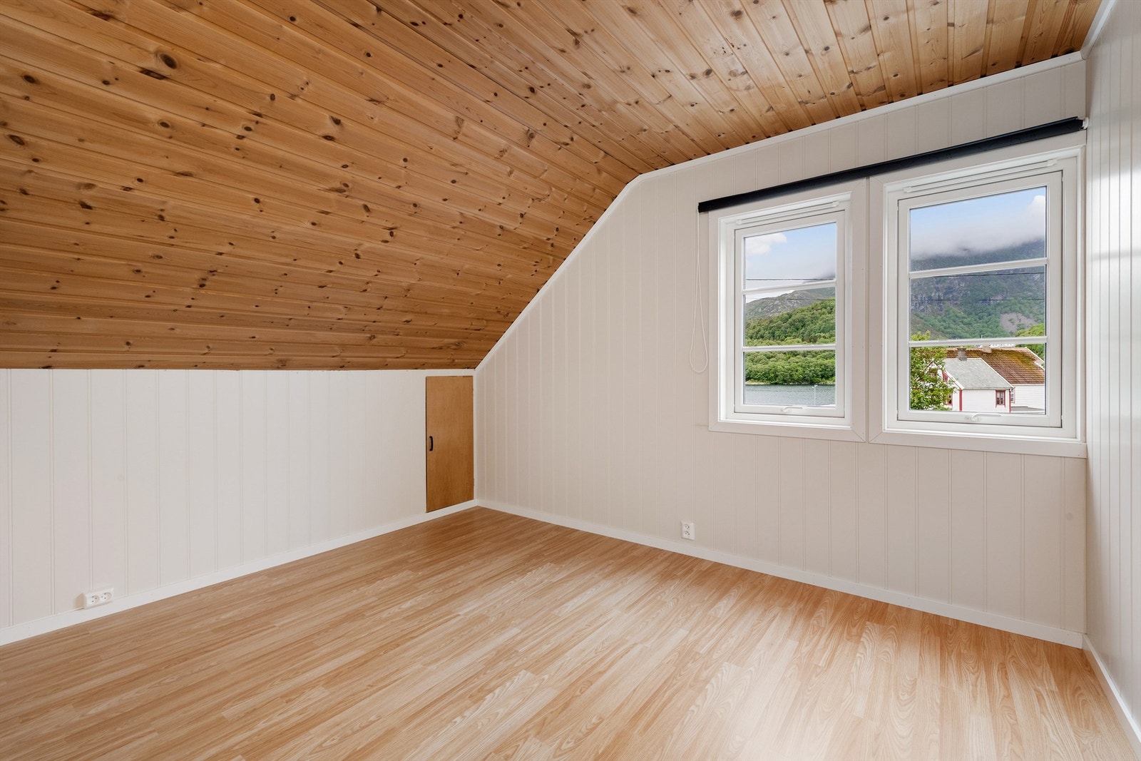 Soverom på loft. Galleribilde