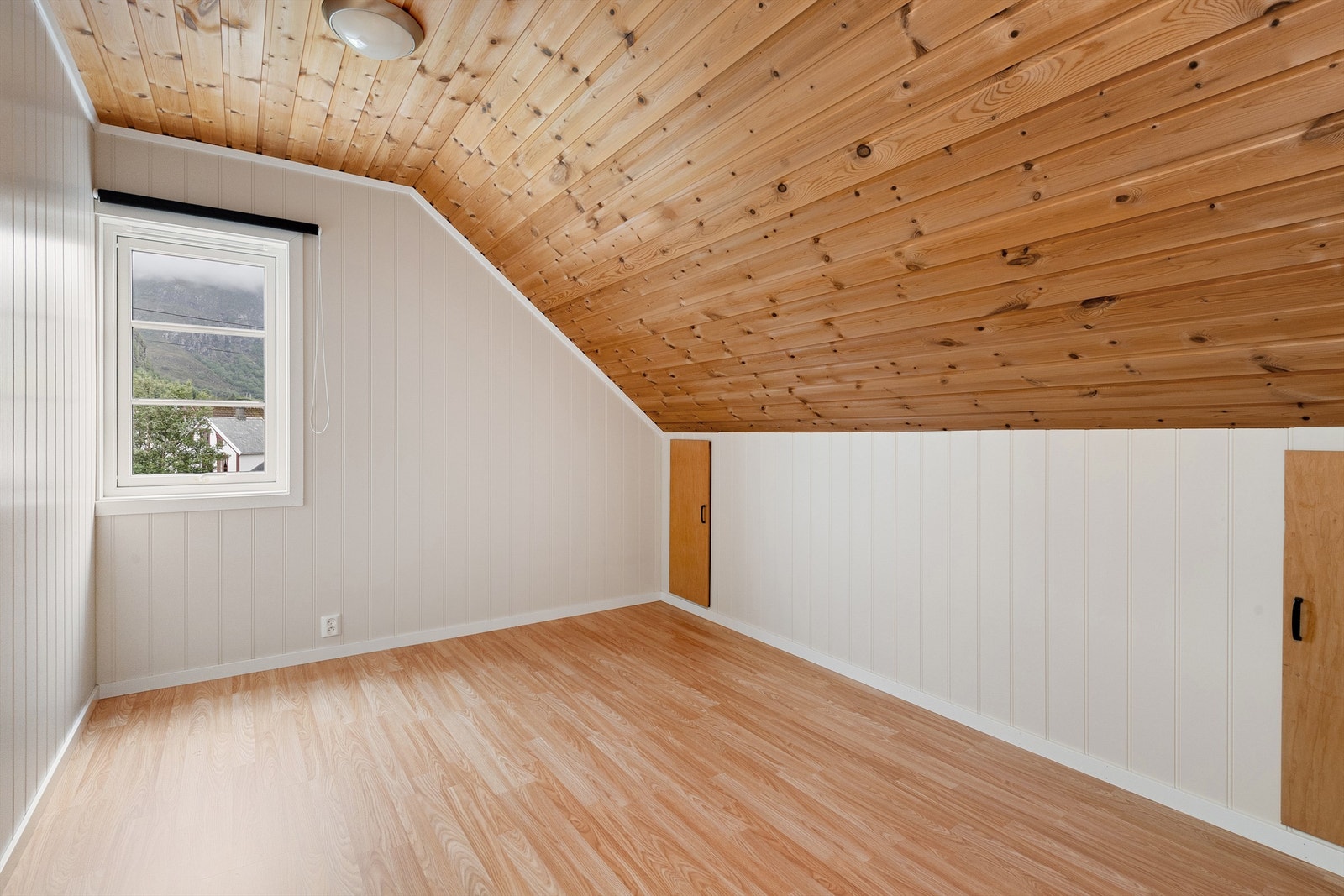 Soverom på loft. Galleribilde