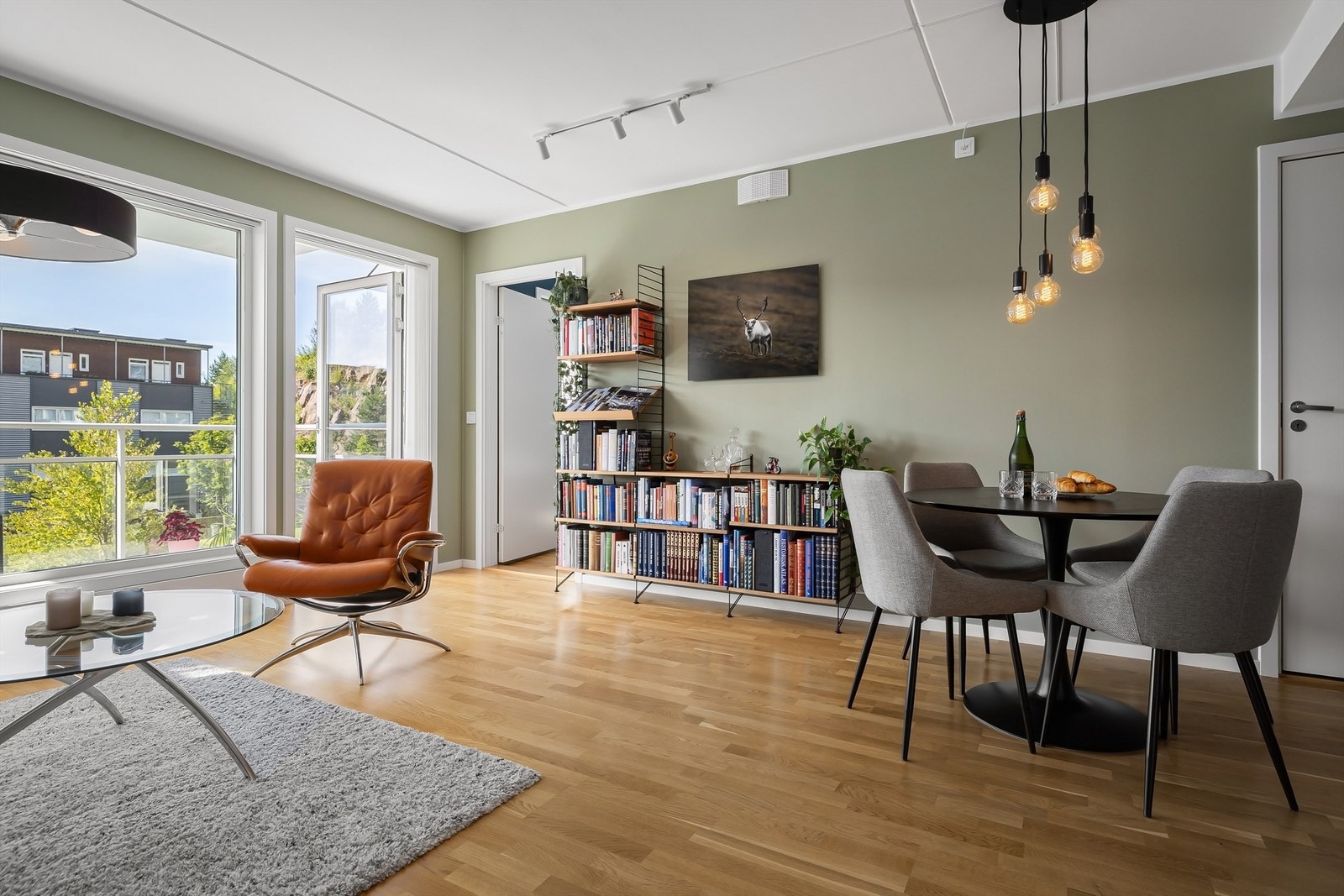 Her får du den perfekte balansen mellom rolige, markanære omgivelser og nærhet til byen! Galleribilde