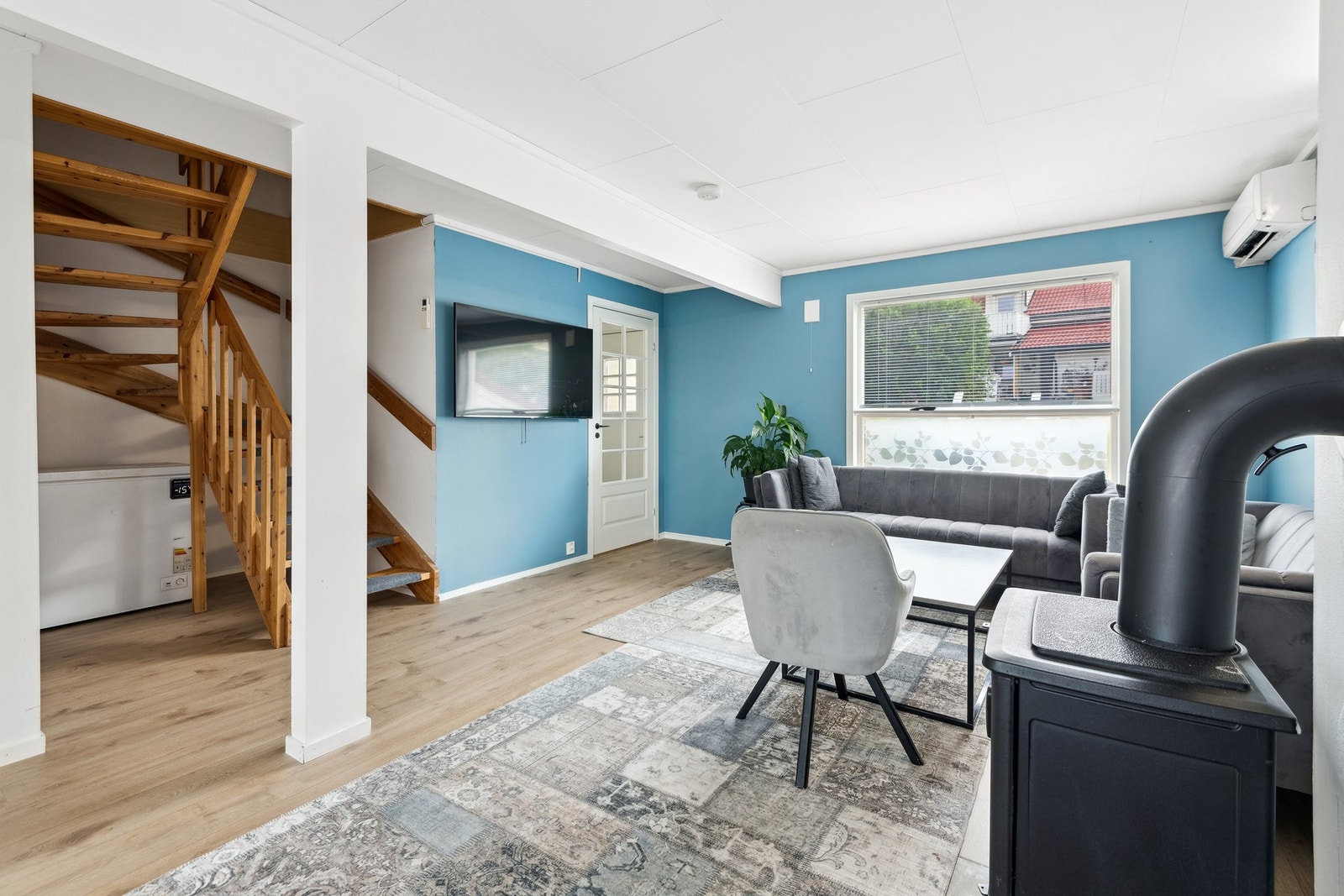 Stuen har god plass til møblering. Galleribilde