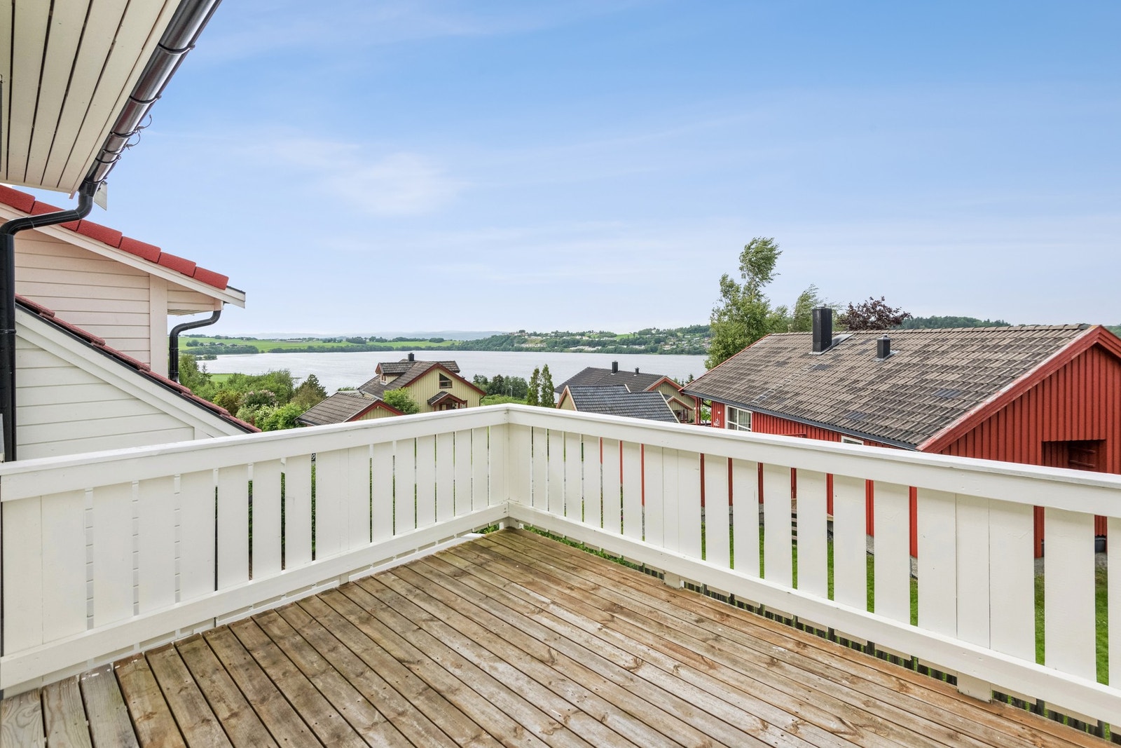 Balkong med adkomst fra soverom - Sjøutsikt Galleribilde