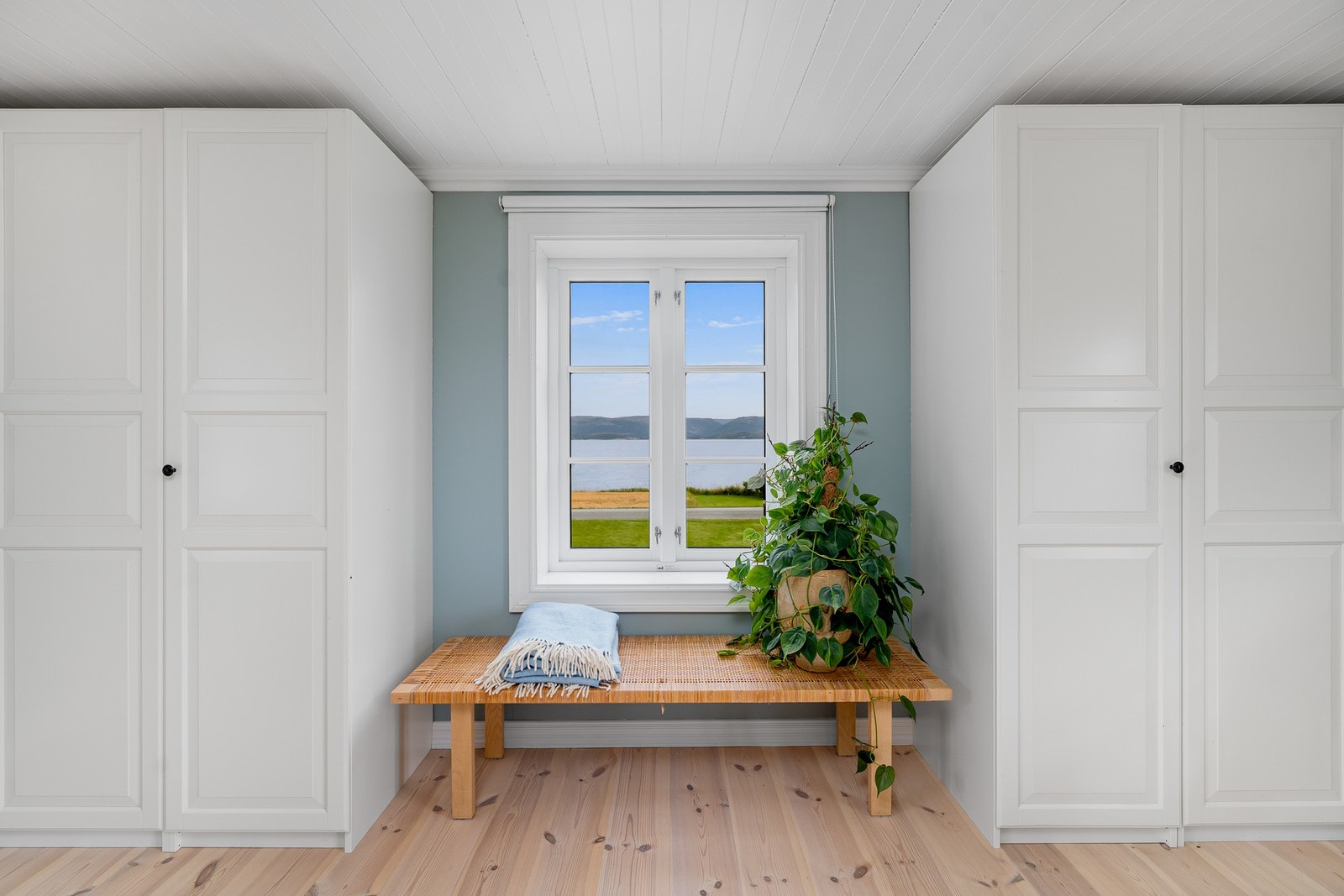 Hovedsoverom. Man blir aldri lei av å våkne opp til denne utsikten. Galleribilde