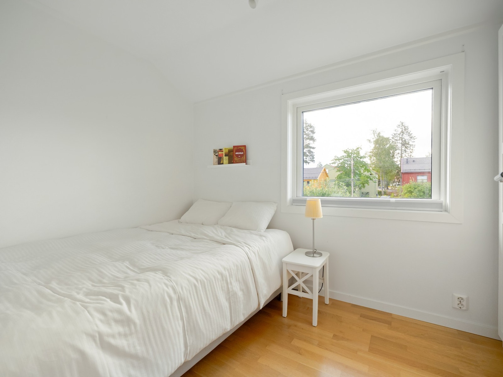 Det neste soverommet er litt mindre, og passer godt med en enkeltseng. Galleribilde