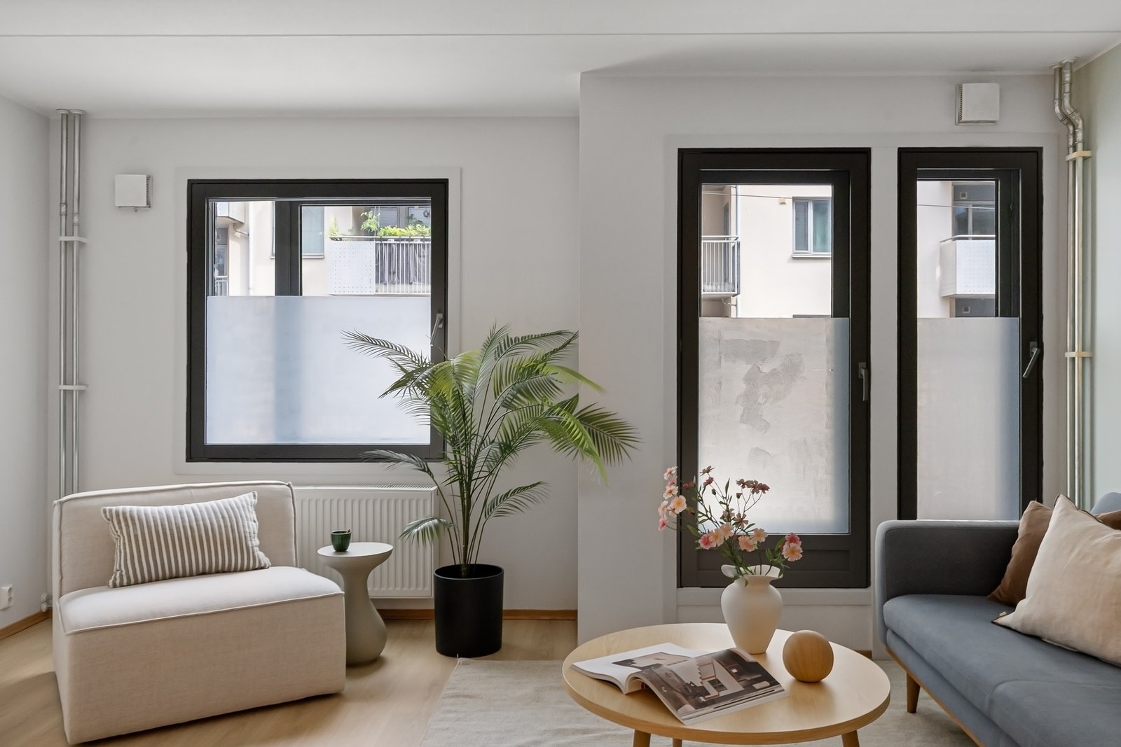 Boligen varmes opp med radiatorer tilkoblet fellesanlegg. Galleribilde