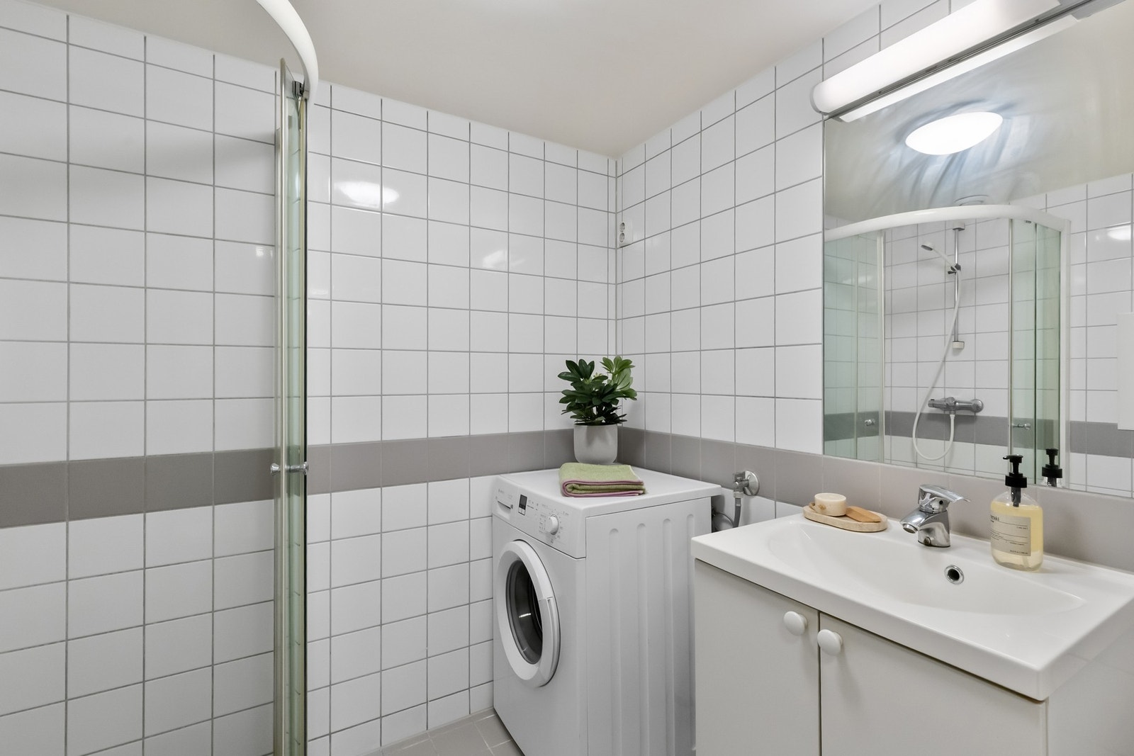 Flislagt bad med varmekabler. Galleribilde